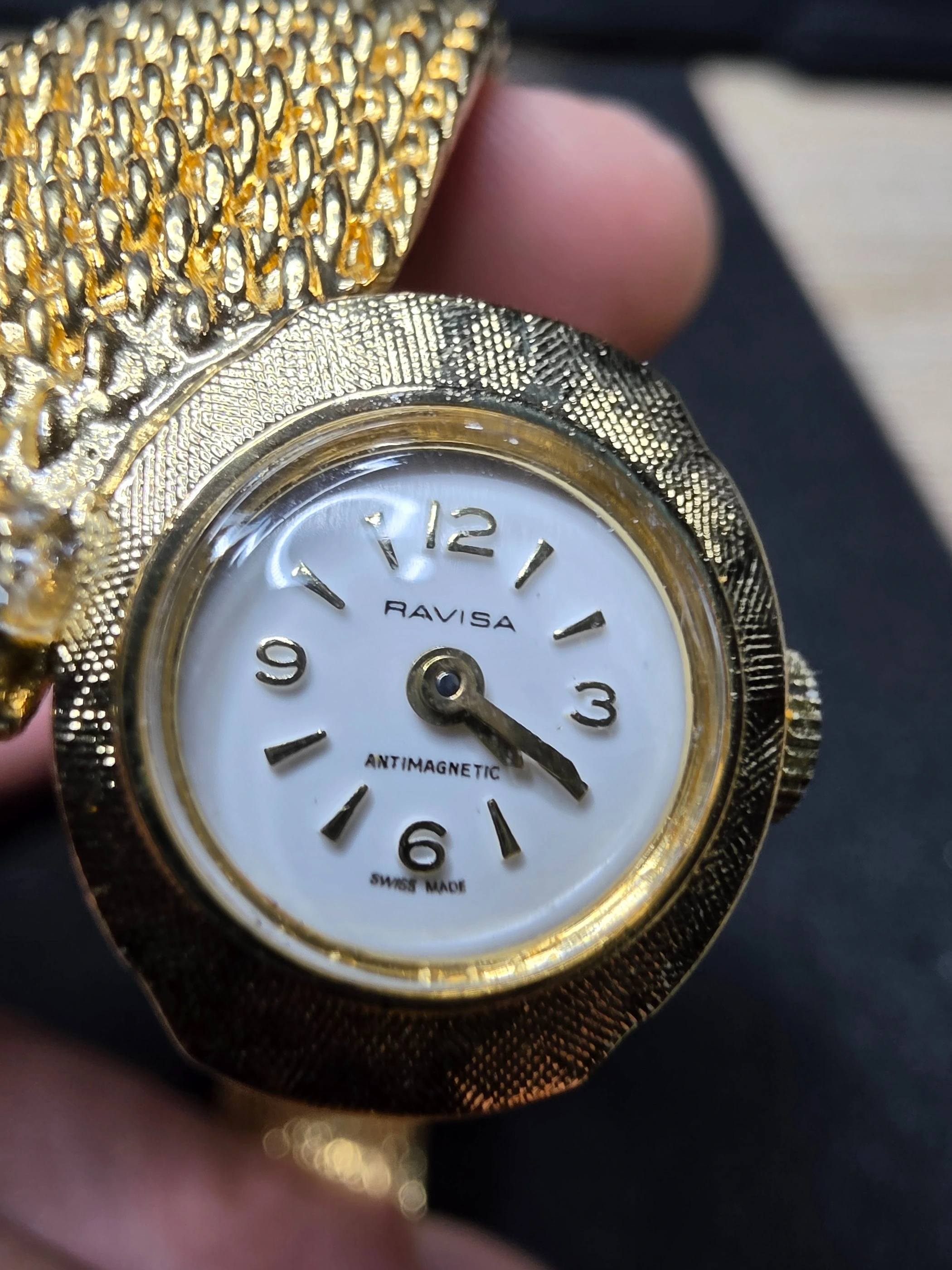 Ravisa Wristwatches – Very Good 5