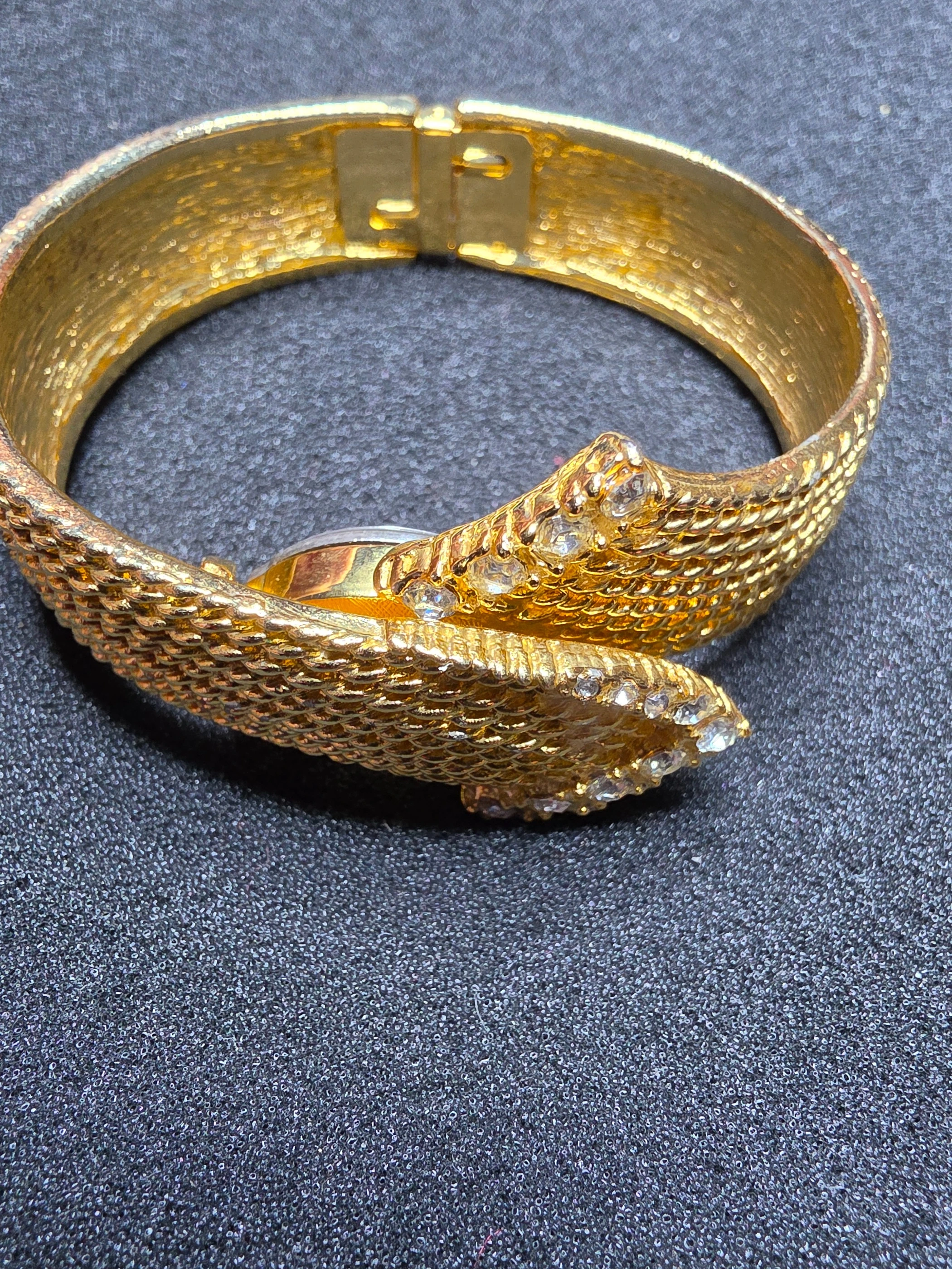 Ravisa Wristwatches – Very Good 5