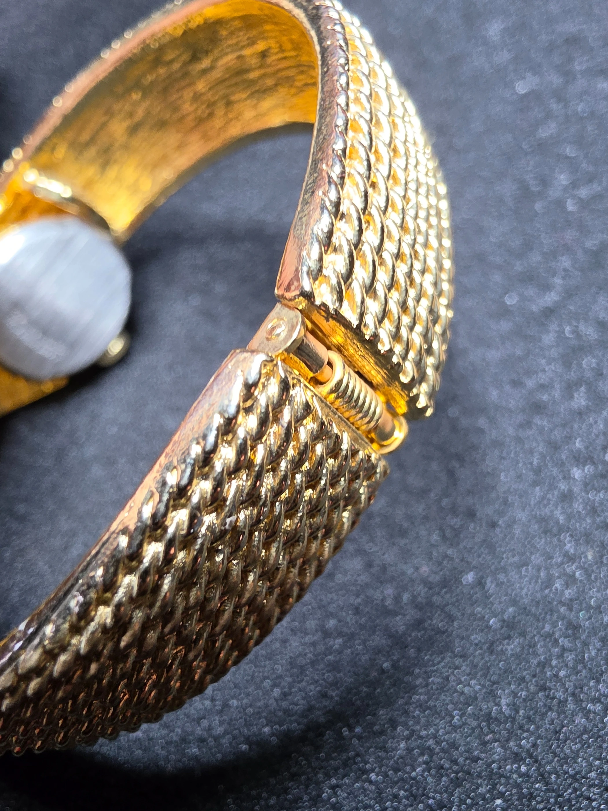 Ravisa Wristwatches – Very Good 6