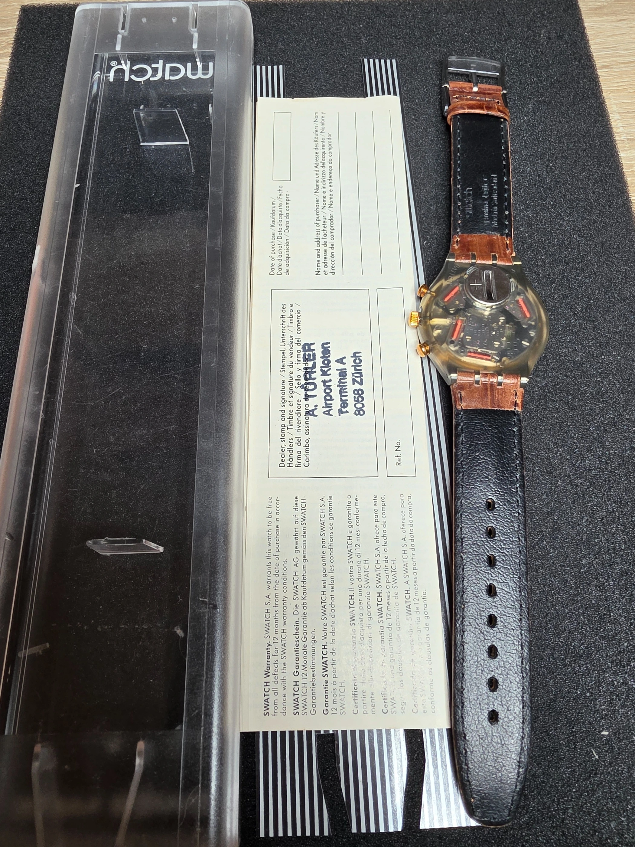Swatch Chrono Goldfingers SCM100 – 1993 – Unworn – Gold Dial – view 3