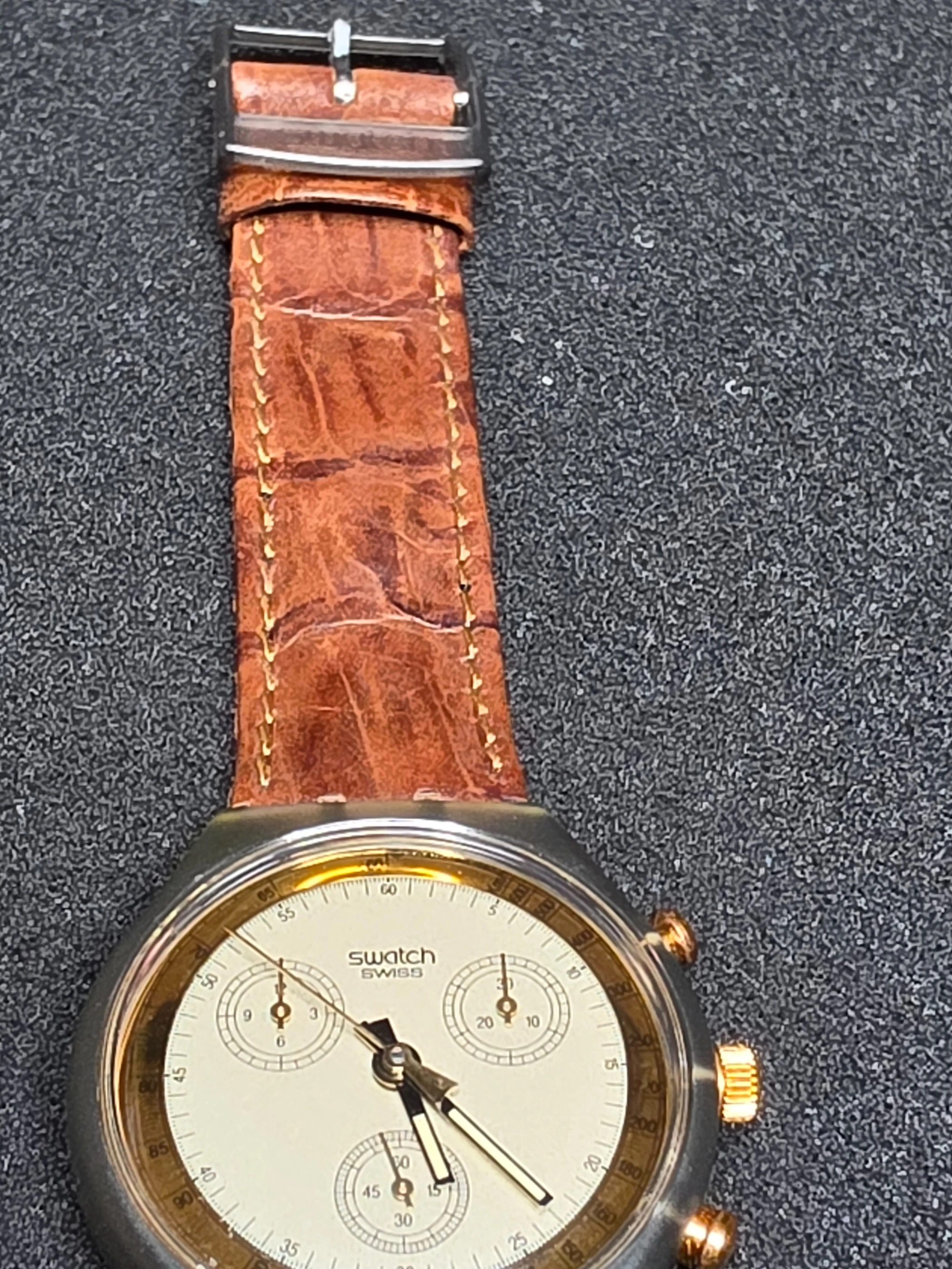 Swatch Chrono Goldfingers SCM100 – 1993 – Unworn – Gold Dial – view 9