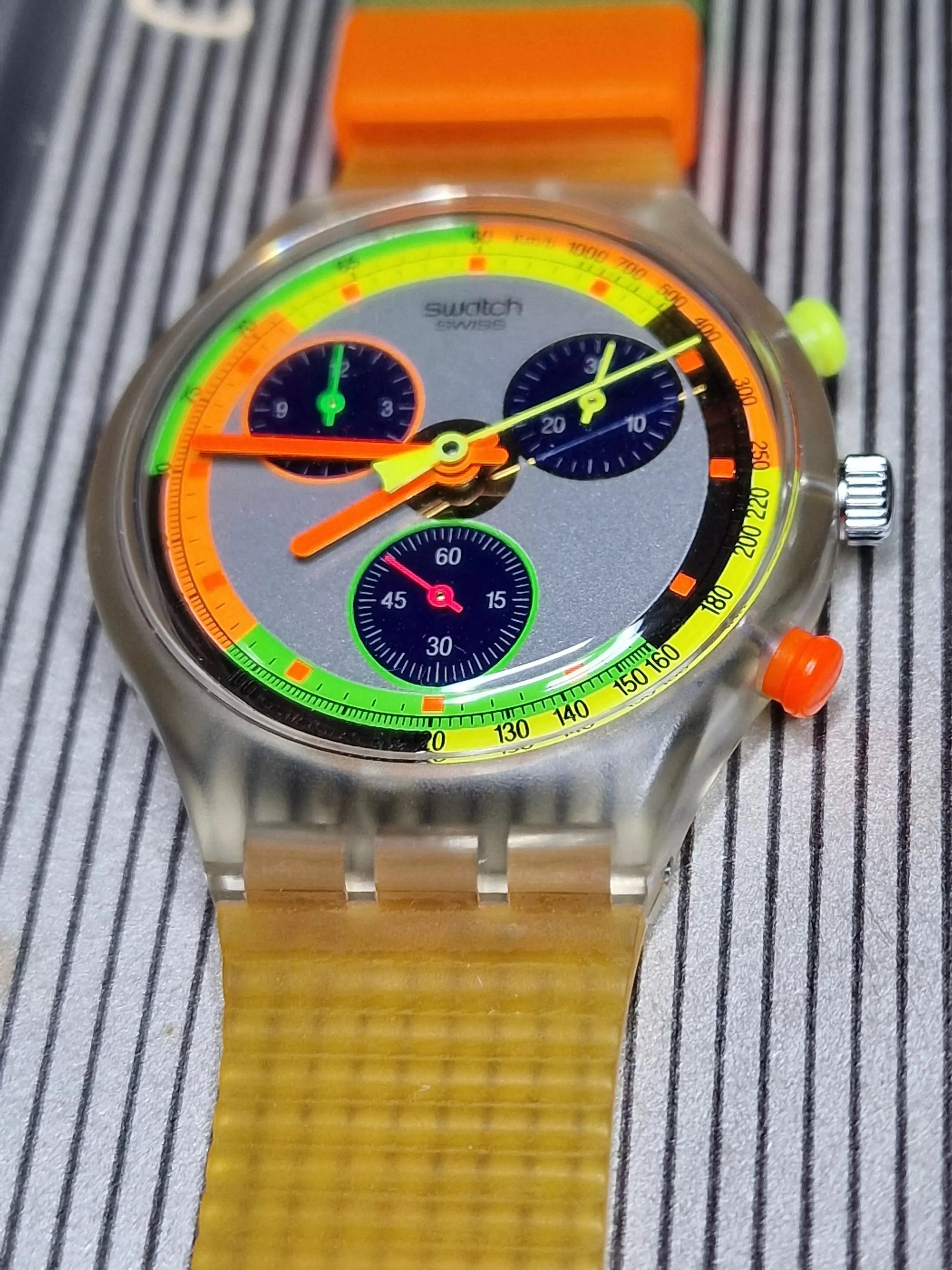 Swatch Chrono SCK104 "Jelly Stag" (1992) – Rare Neon Chronograph - 4