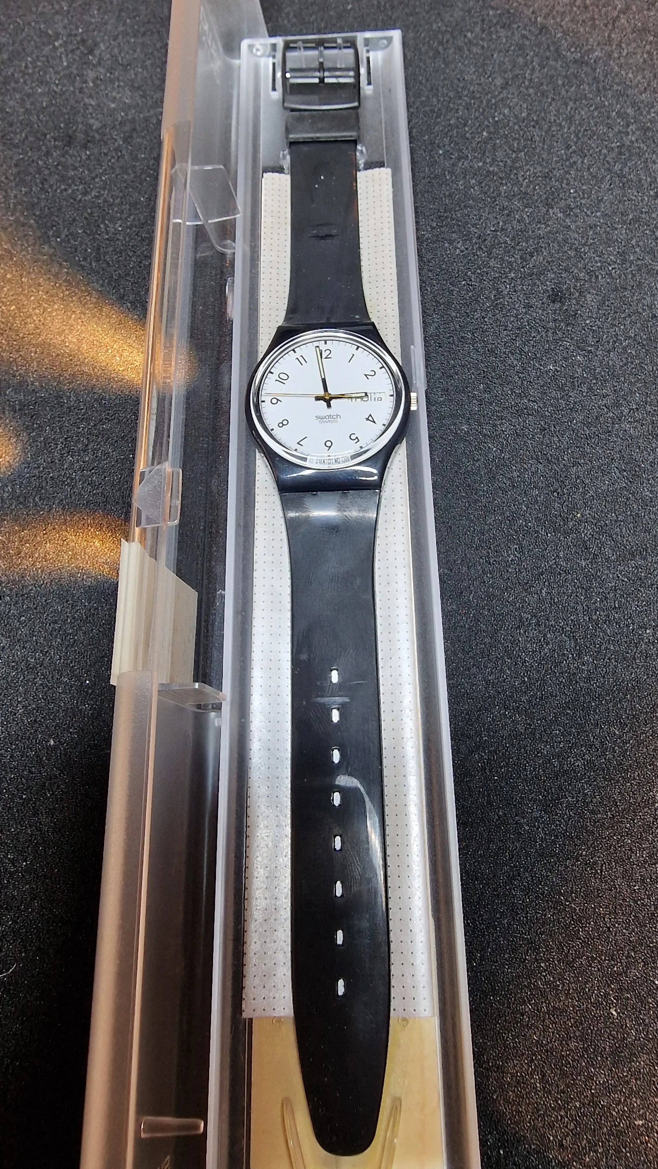 SWATCH Classic White – GB706 (1985) 2