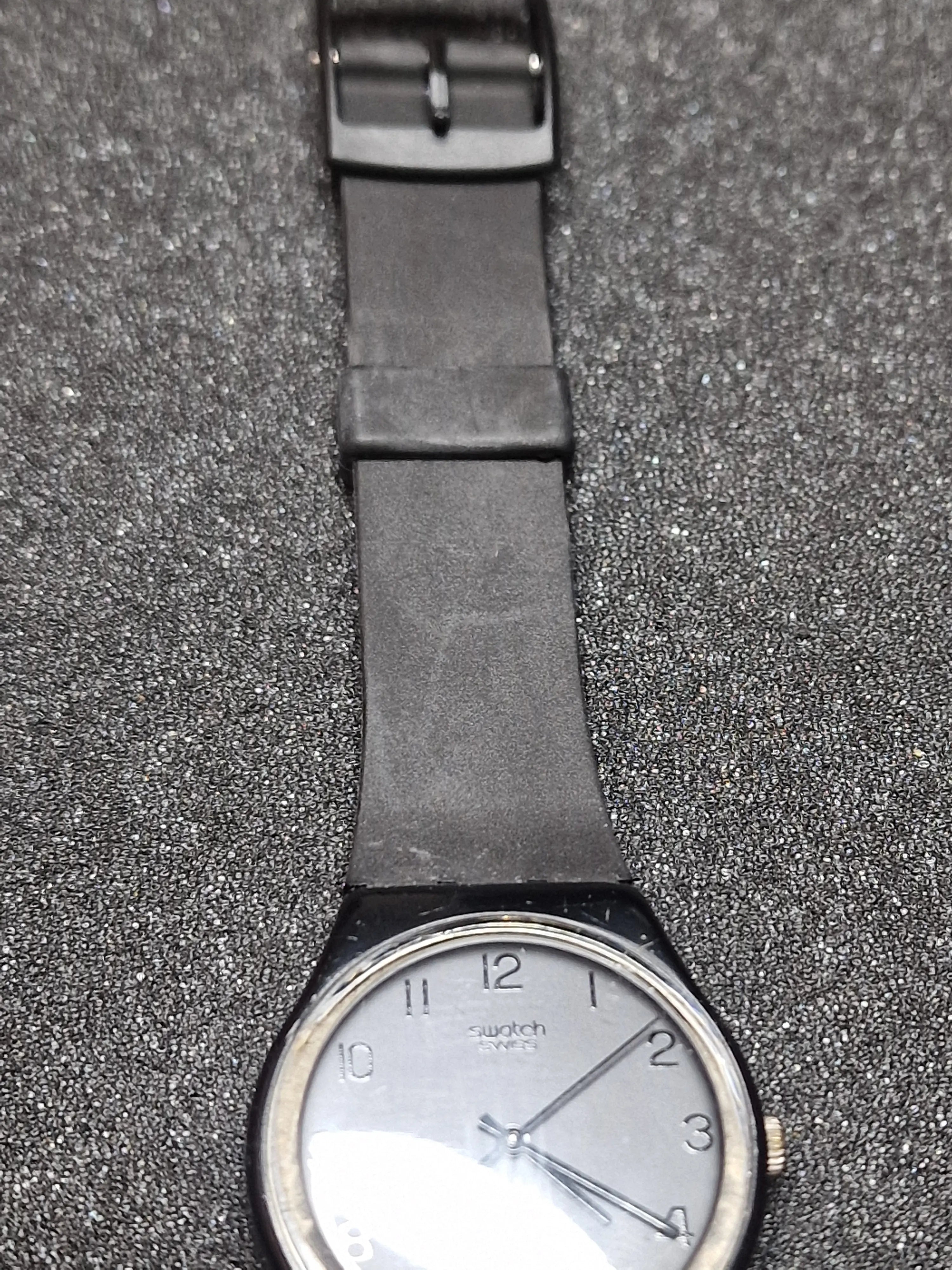 Swatch GB105 “Blackout” (1985) – Minimalist Classic 9