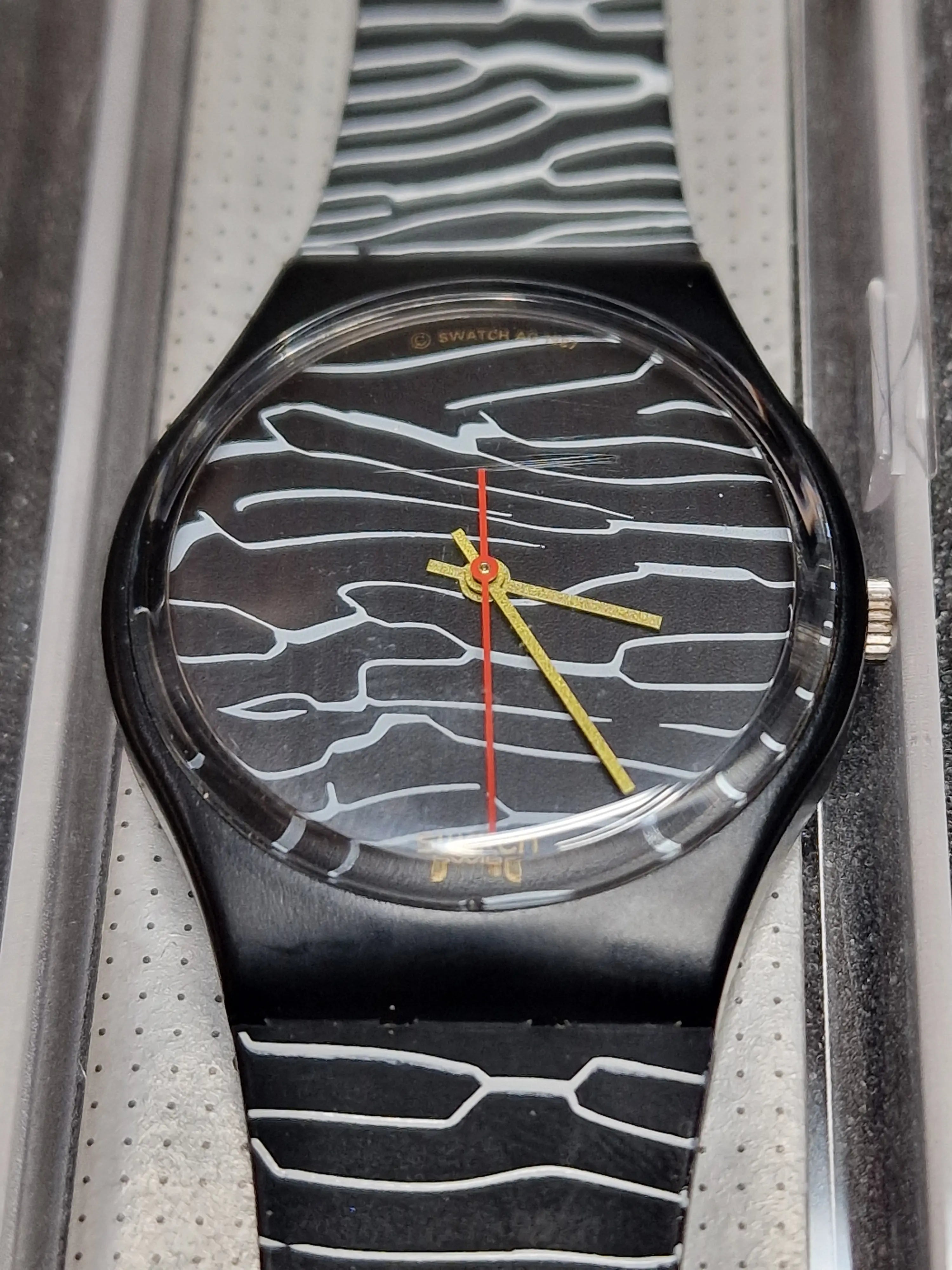 🖤 Swatch GB119 “Marmorata” (1987) – Marble Effect Classic