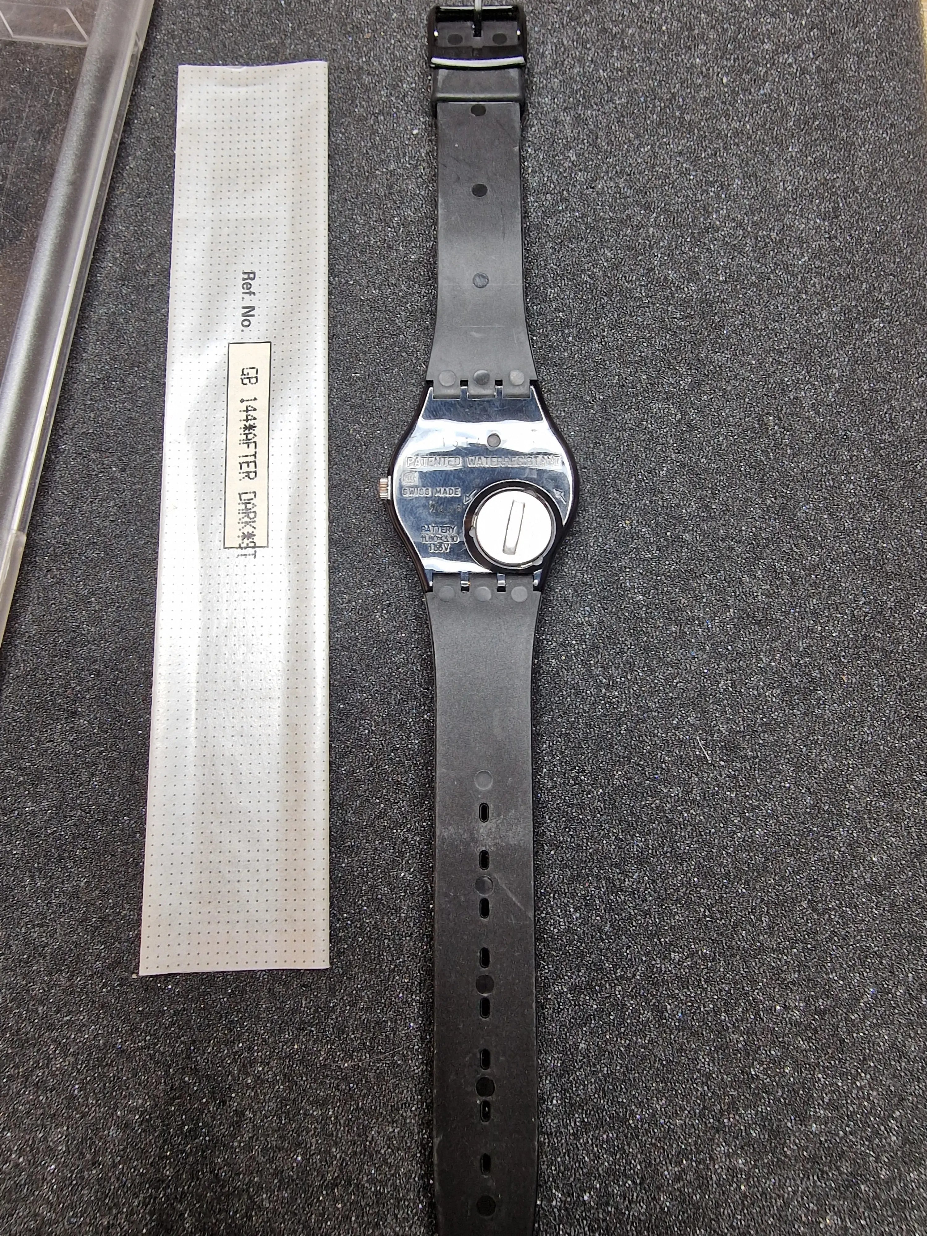 Swatch GB144 “After Dark” (1992) – Minimalist Black Elegance 10