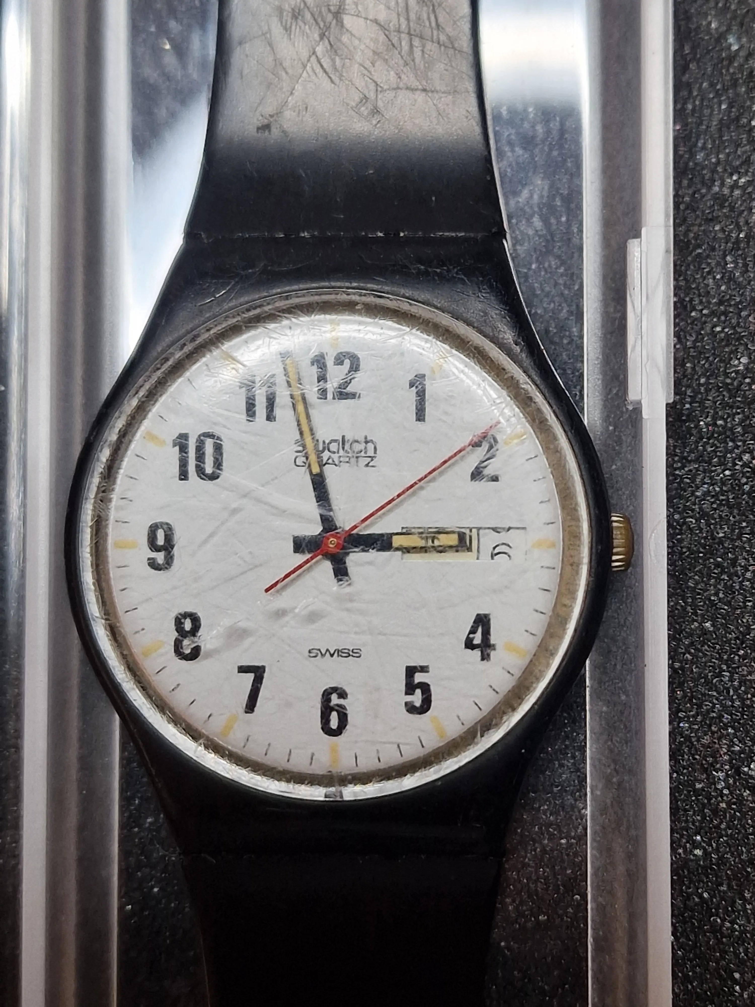 ✈️ Swatch GB703 “Swissair” (1986) – Rare Airline Edition