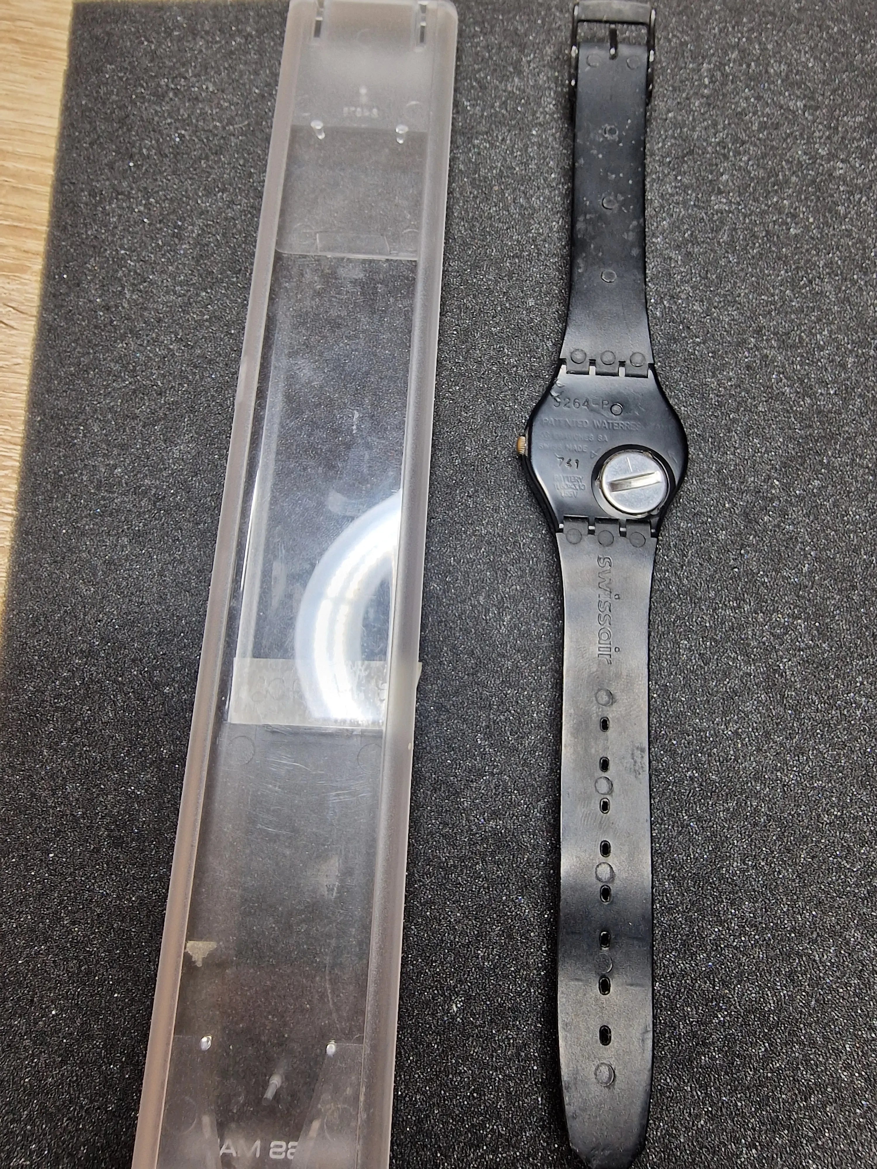 Swatch GB703 “Swissair” (1986) – Rare Airline Edition 2