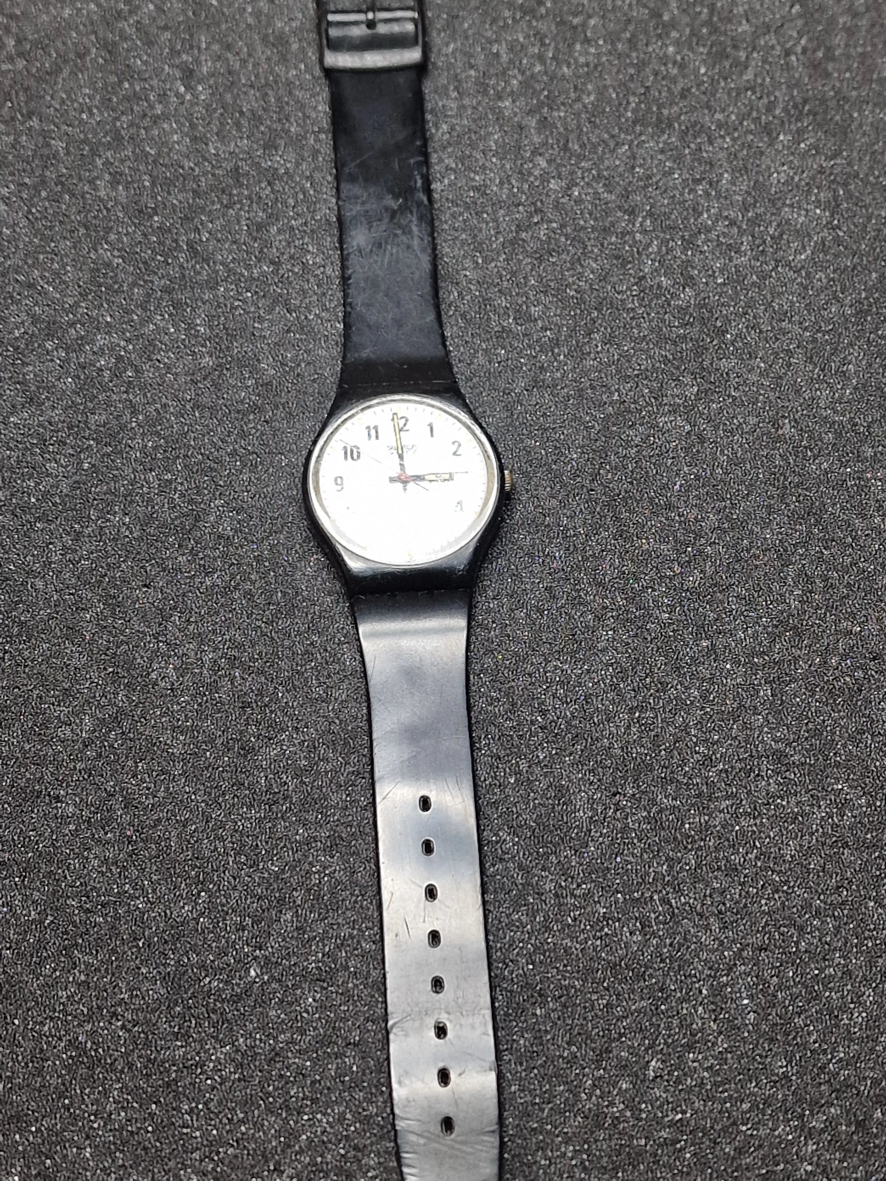Swatch GB703 “Swissair” (1986) – Rare Airline Edition 12