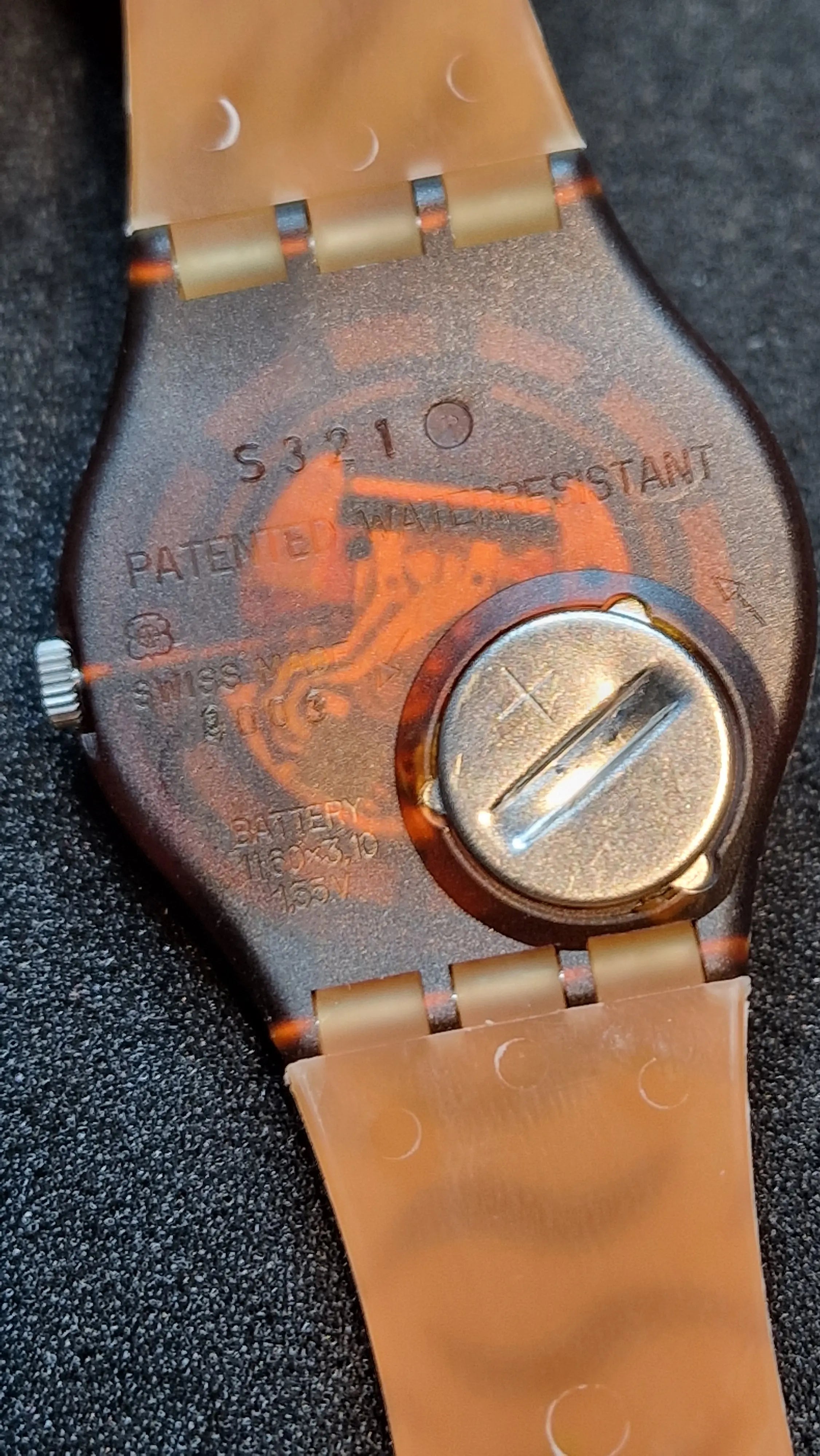 Swatch GF103 – Skin Print (1993) 7