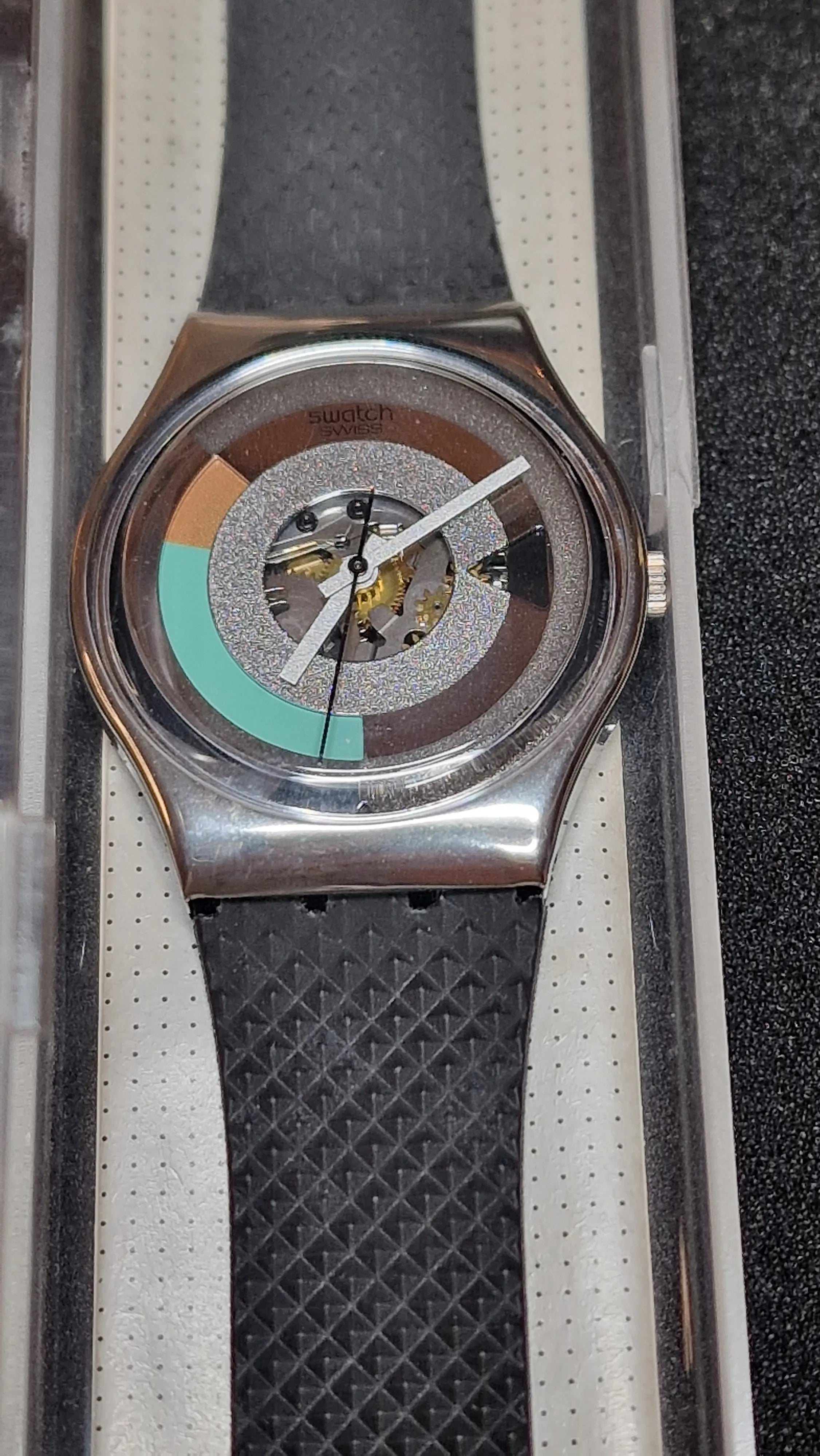 🟣 Swatch GX405 "Metropolis" (1989) – Vintage Skeleton Design