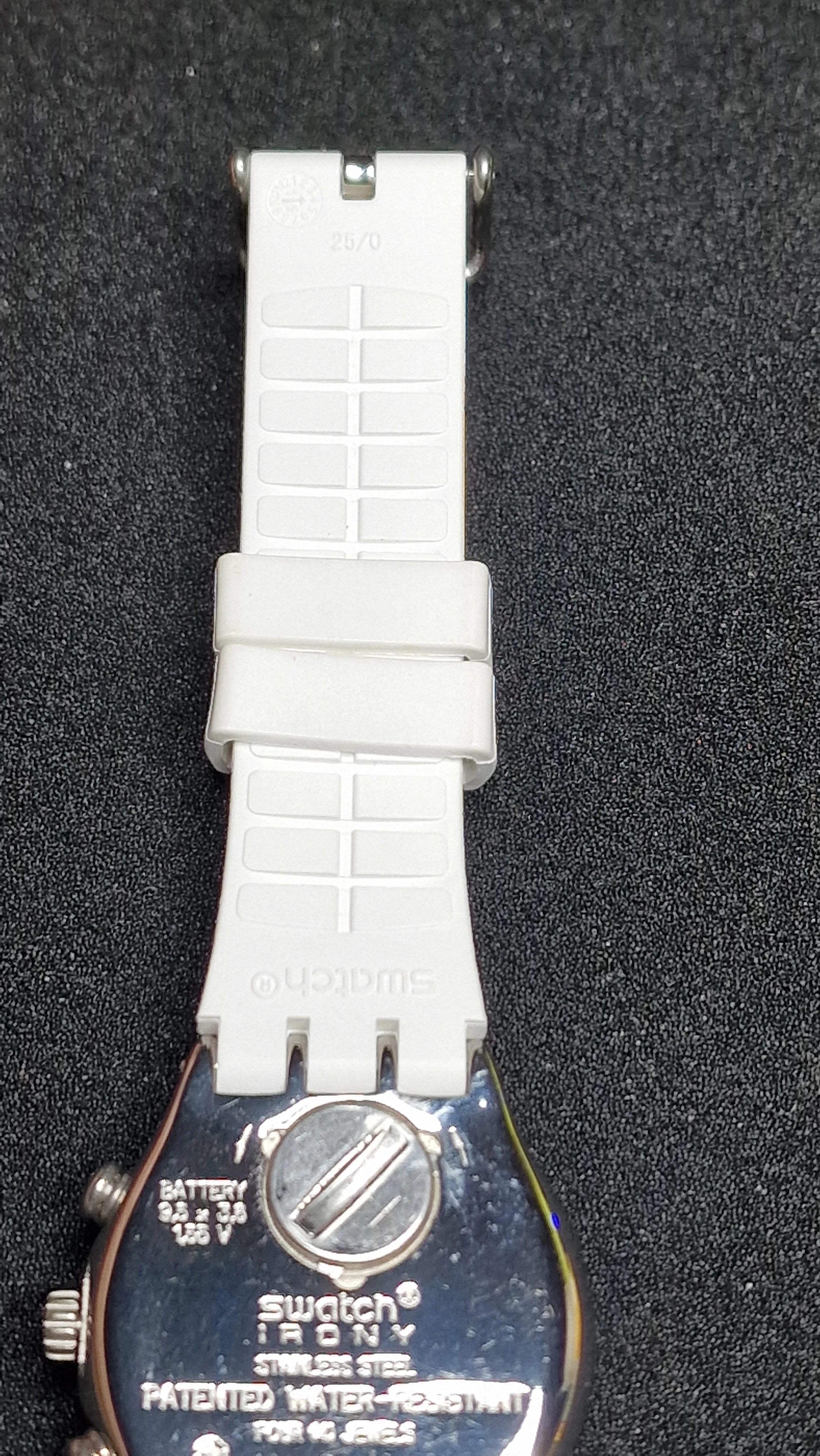Swatch Irony Chrono YCS584 “Travel Chic” (AG 2014) – Clean silver dial + blue chrono hand 13