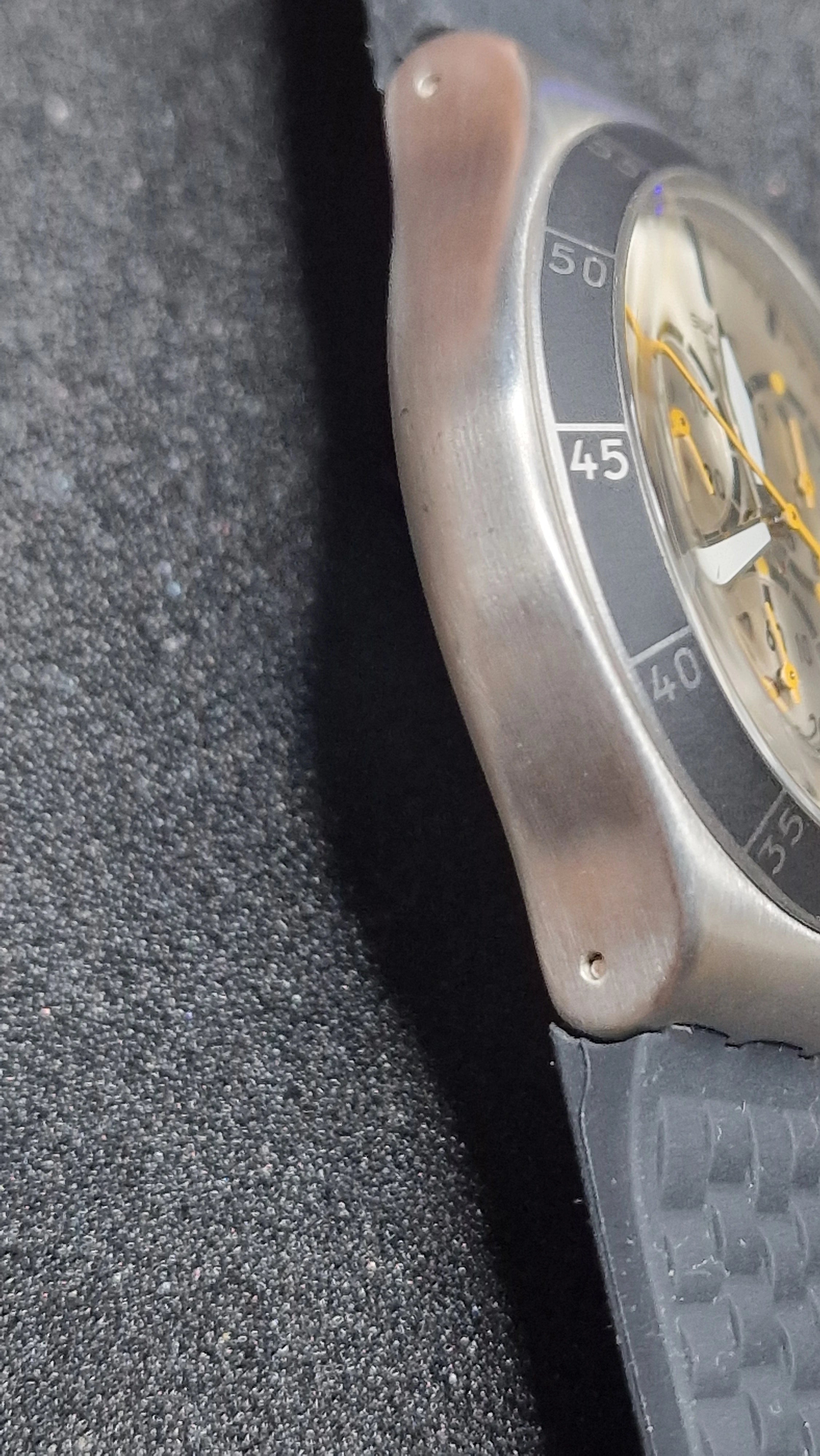 Swatch Irony Chrono YVS420 “Jump High” (AG 2014) – sporty chrono with killer lume 3