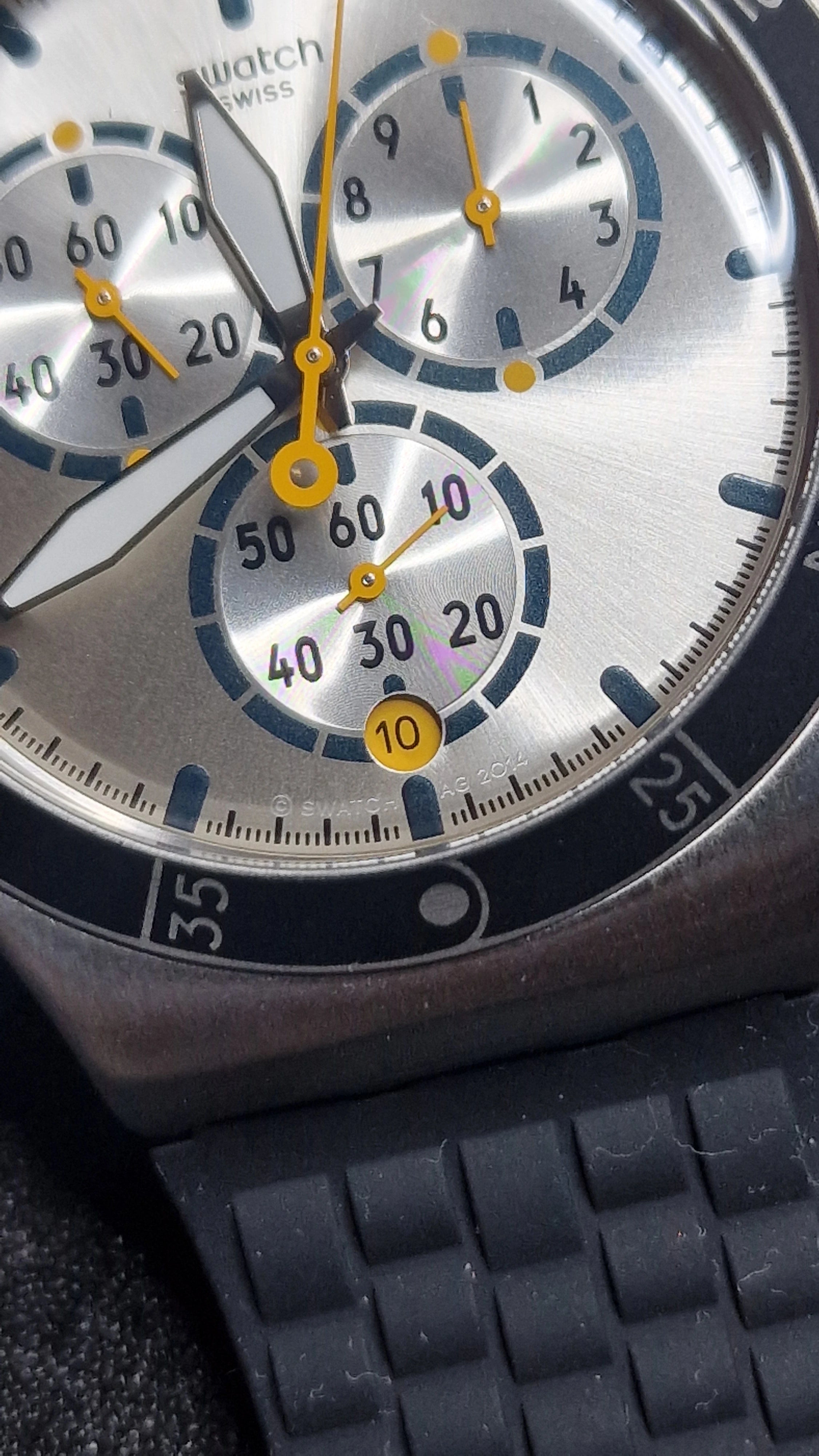 Swatch Irony Chrono YVS420 “Jump High” (AG 2014) – sporty chrono with killer lume 6