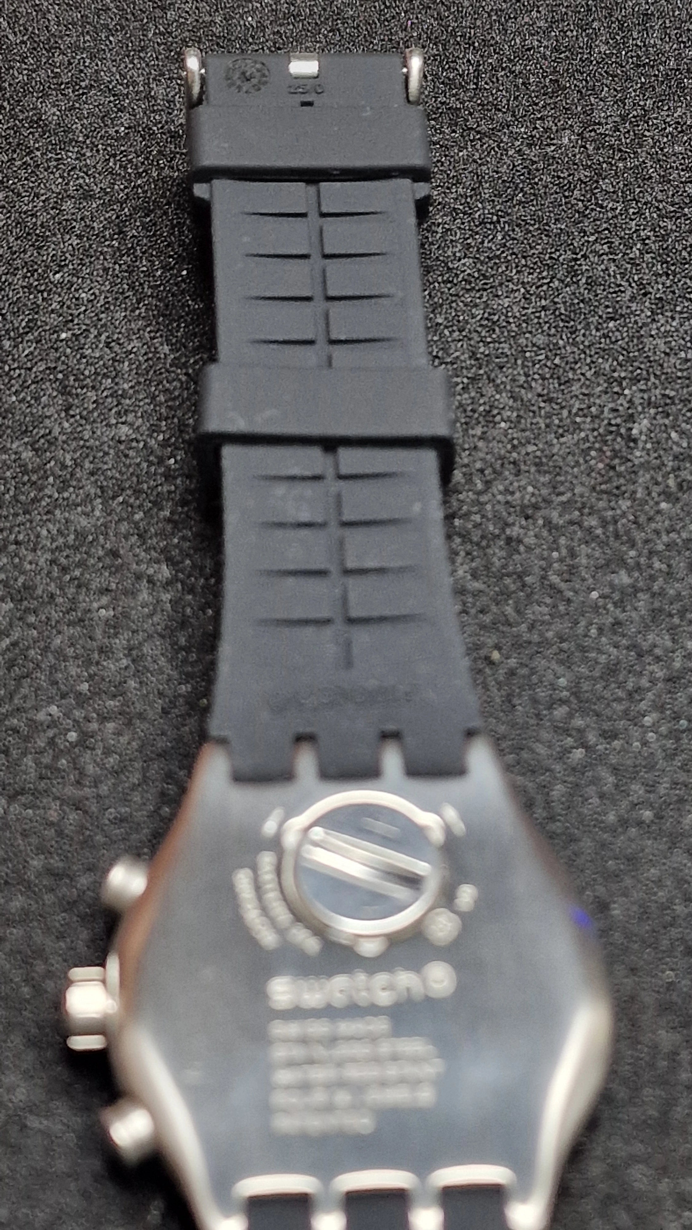 Swatch Irony Chrono YVS420 “Jump High” (AG 2014) – sporty chrono with killer lume 11