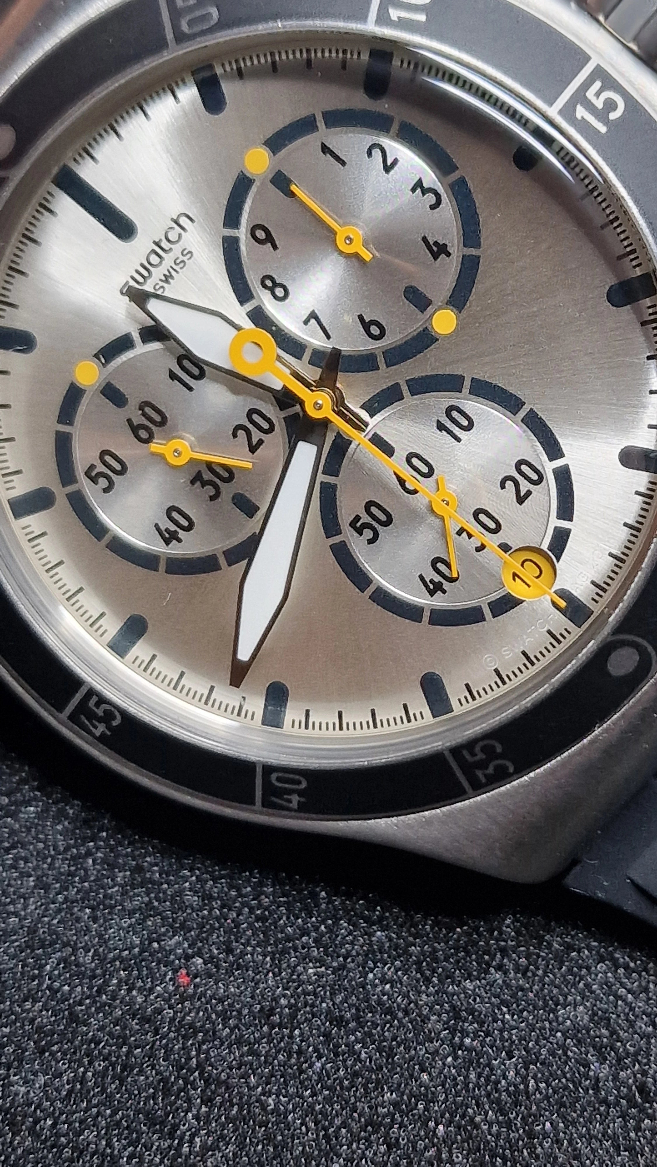 Swatch Irony Chrono YVS420 “Jump High” (AG 2014) – sporty chrono with killer lume 14