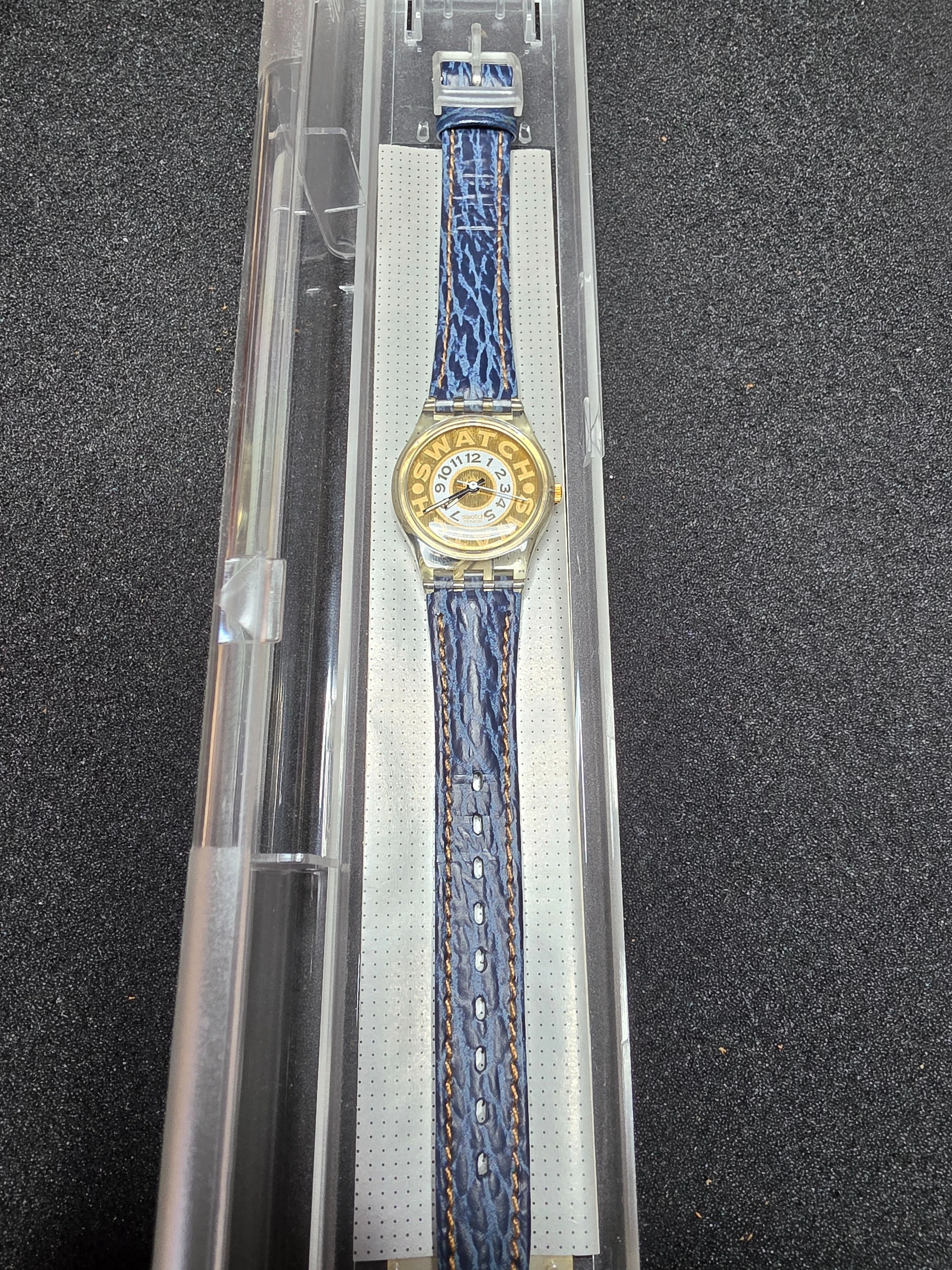 Swatch Lady Bleached LK139 – 1991 – NOS – Gold Dial – view 2