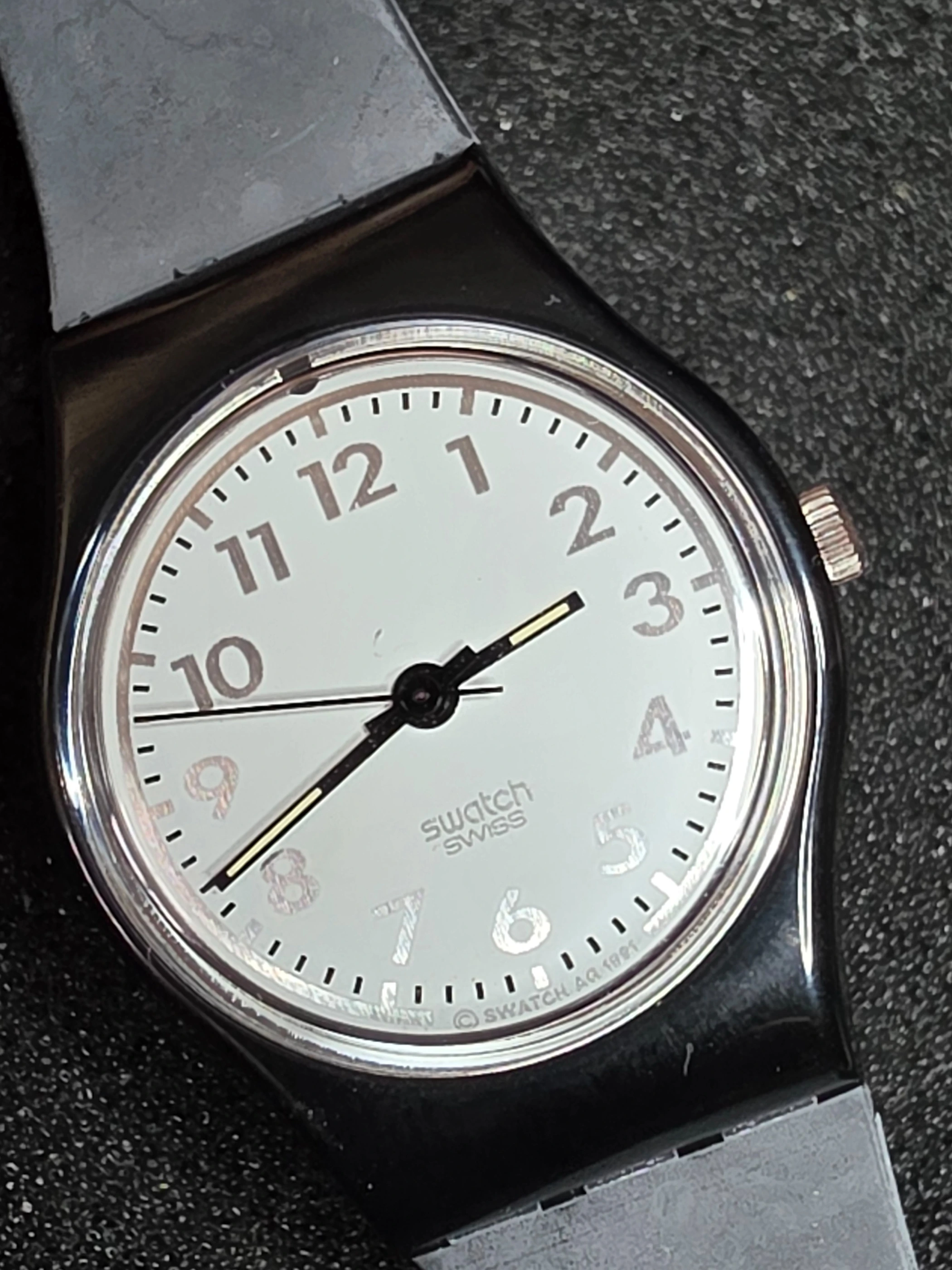 Swatch Lady Investment LB129 – 1991 – NOS – Black Case – view 4