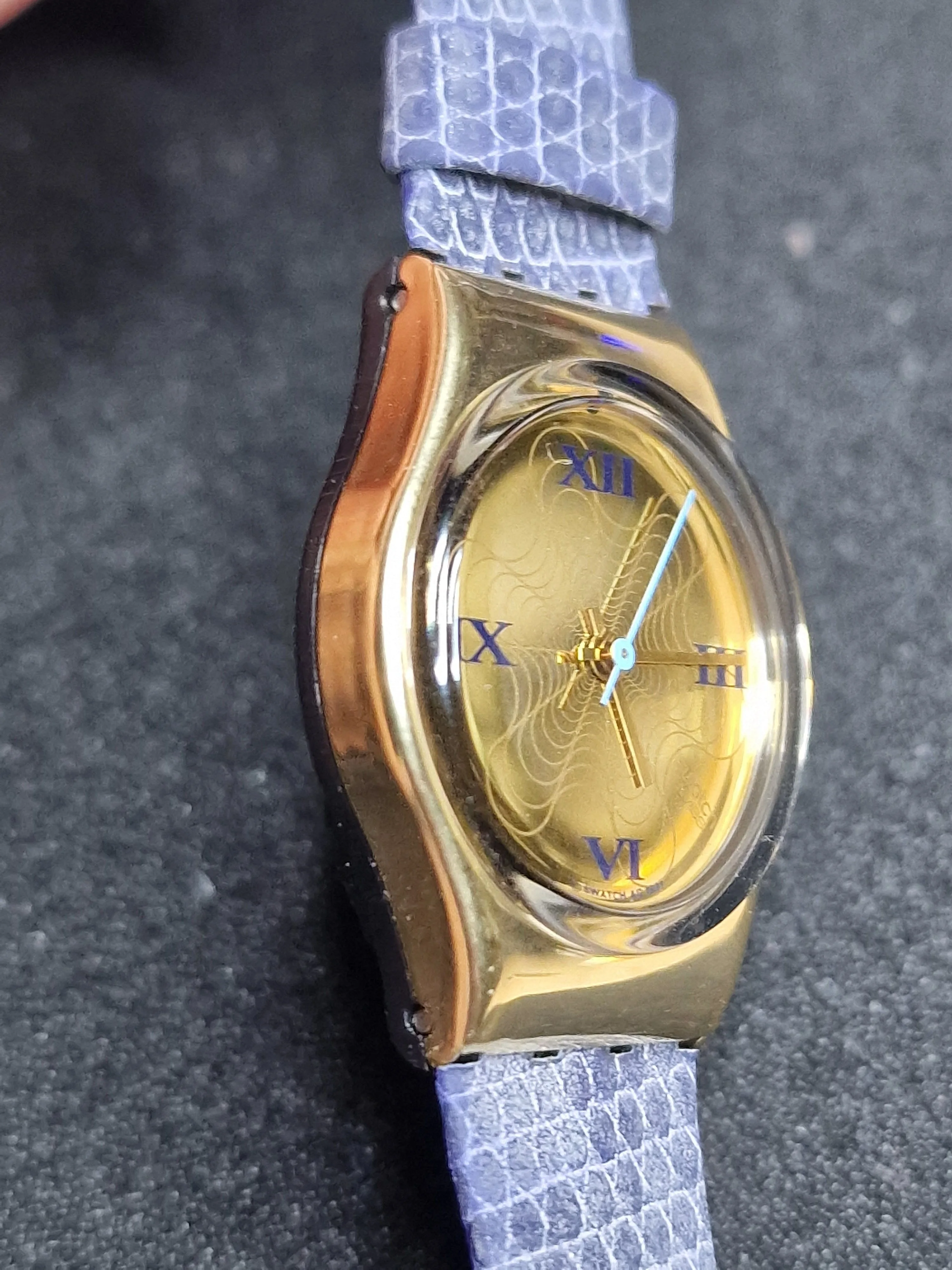 Swatch Lady LX108 "Boutique" (1991) – Elegant Vintage Lady Swatch 4