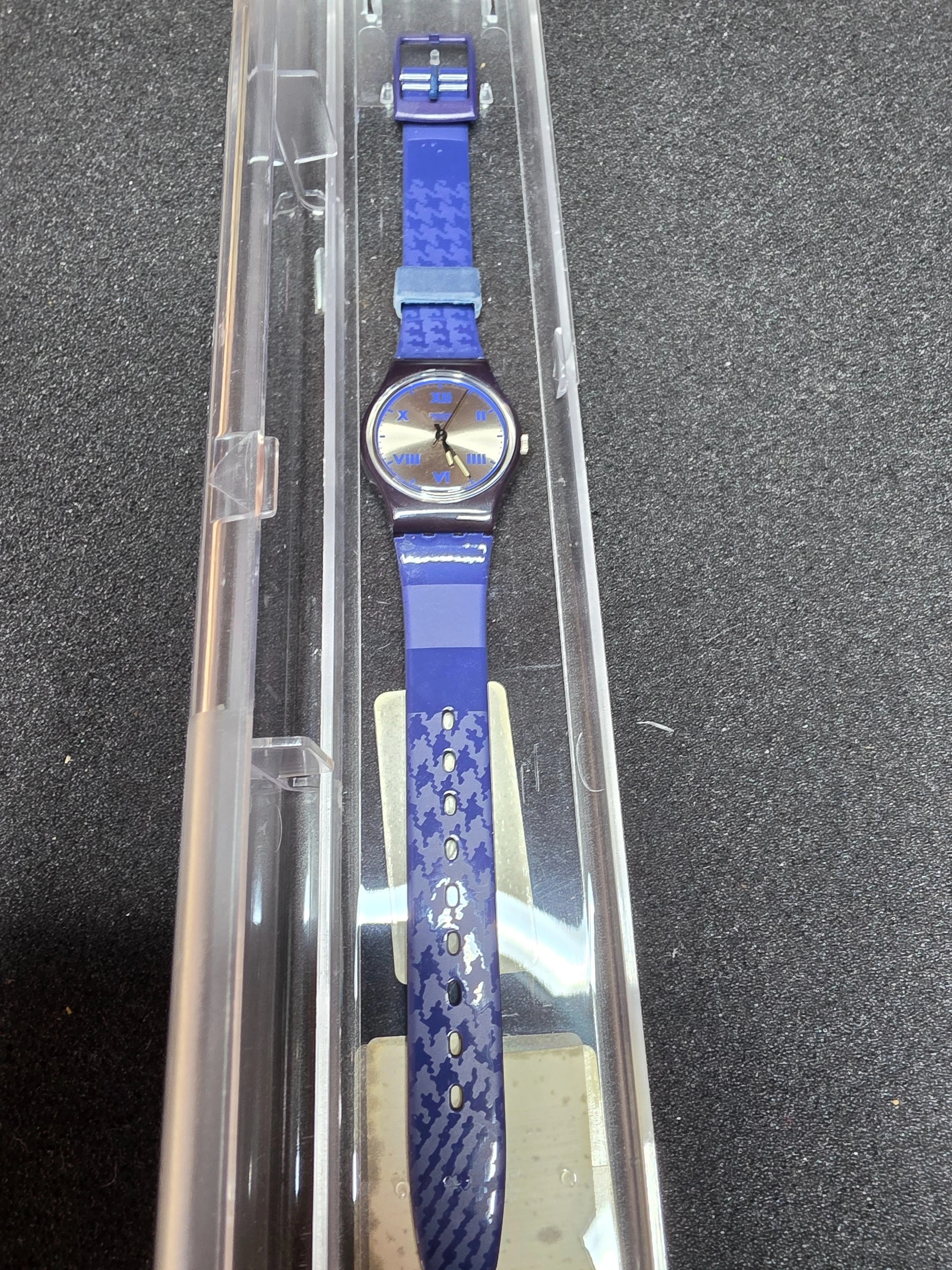 Swatch Lady Mason LN114 – 1991 – NOS – Gold Dial – view 2