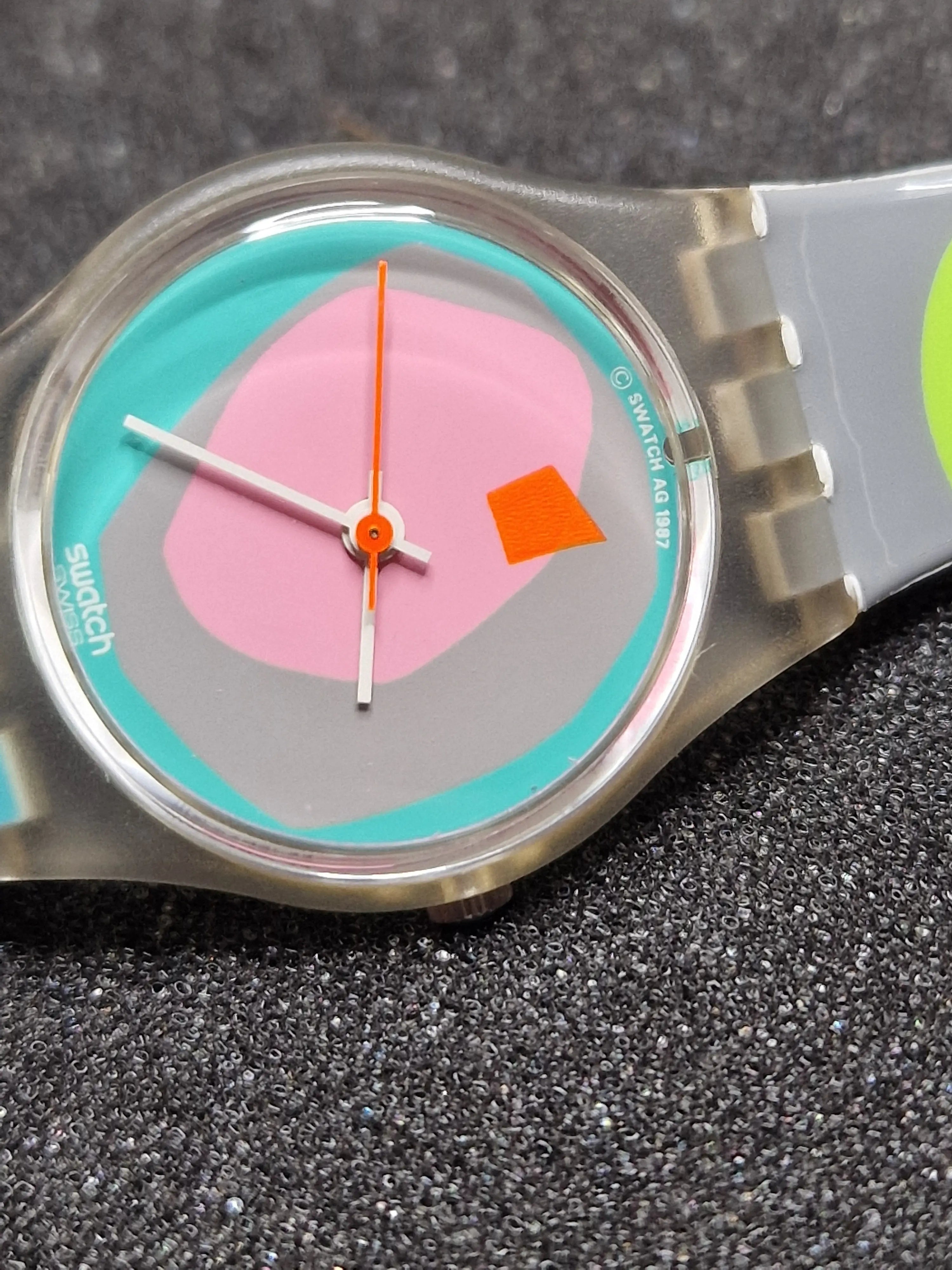 Swatch LK109 “Luna di Capri” (1987) – Playful Italian Summer Design 13