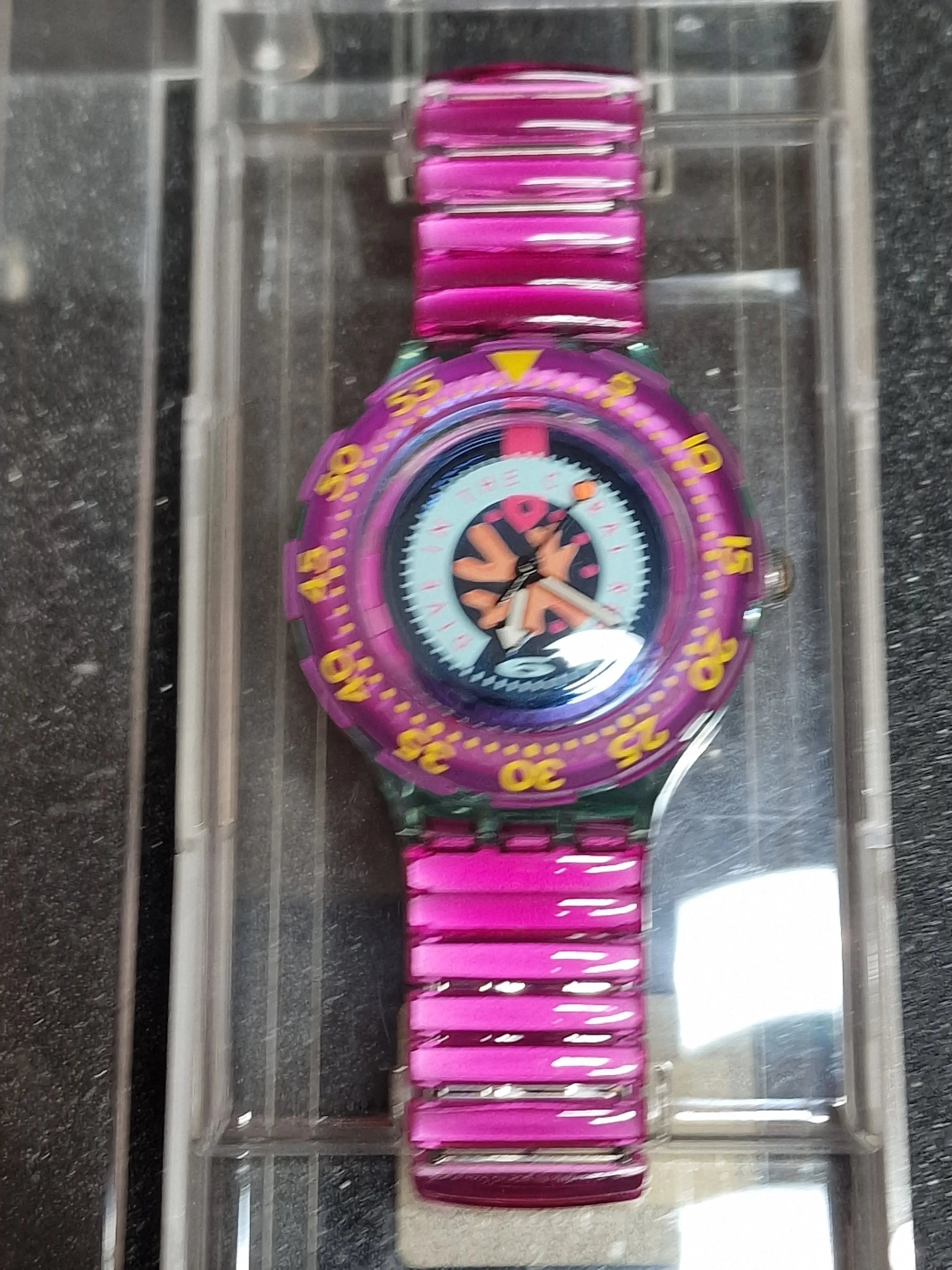 Swatch Scuba 200 Flex SDG102 "Cherry Drops" (1993) 3