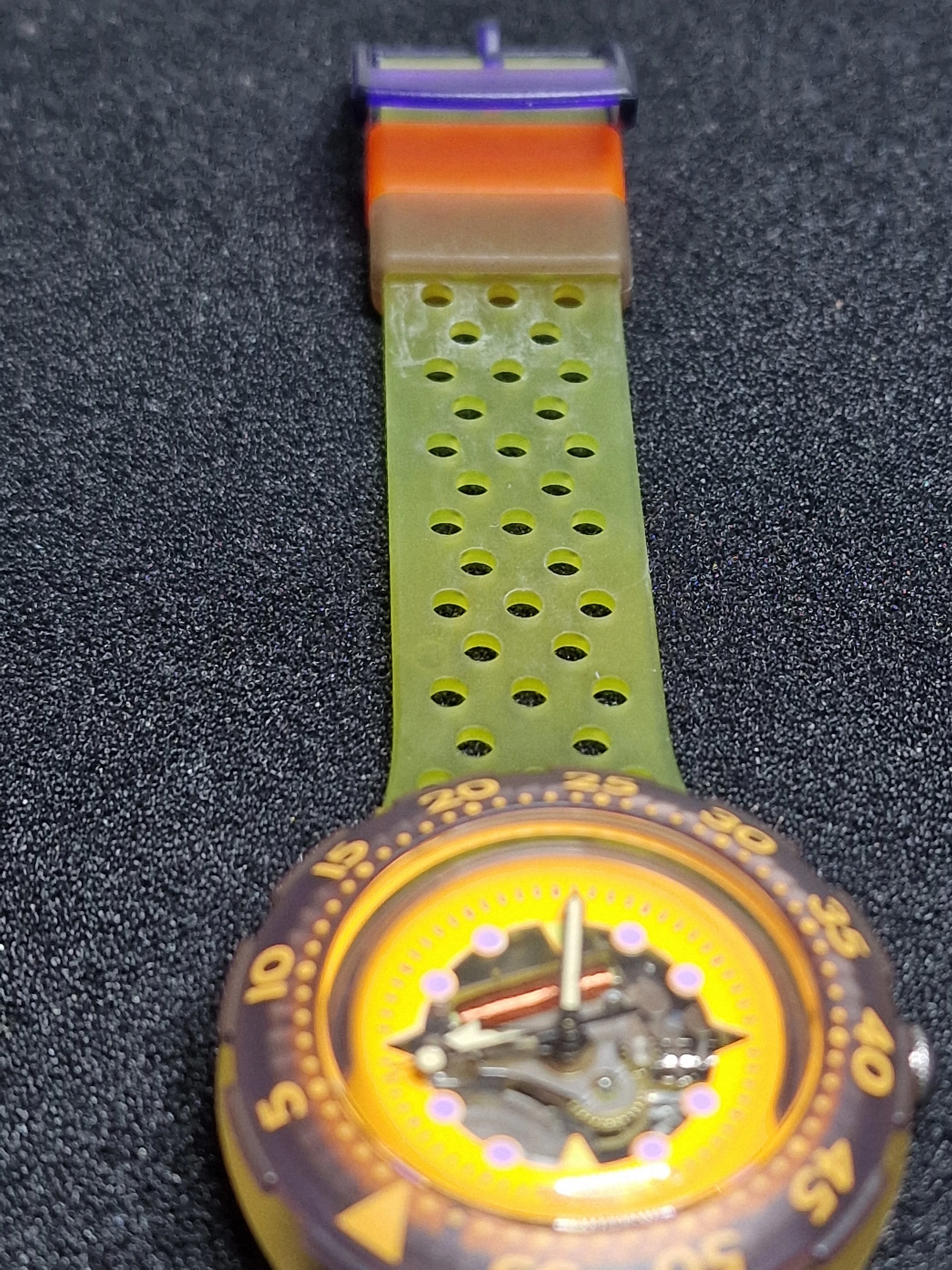 🔸 Swatch Scuba SDK103 Hypocampus (1990) – Iconic Scuba 200 Dive Watch 9