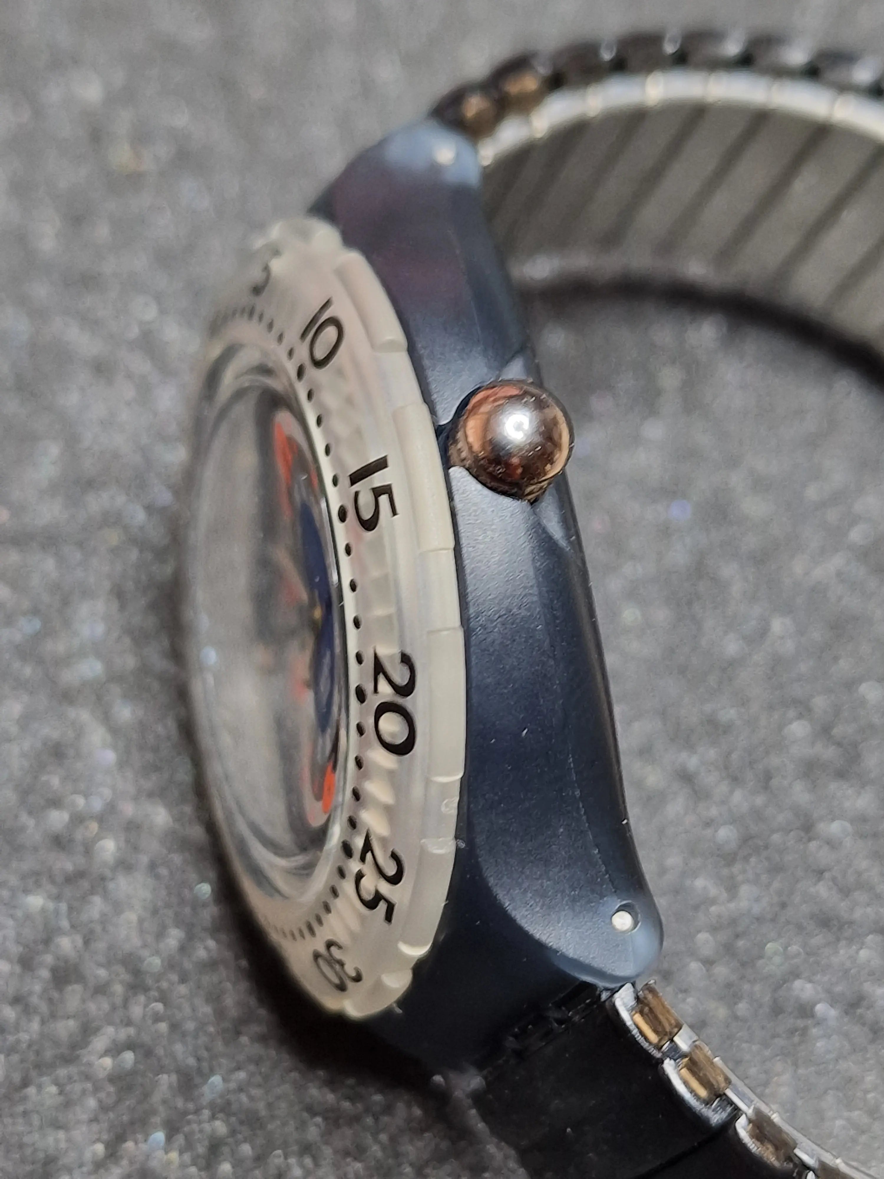Swatch Scuba 200 SDM100 "Black Gondola" (1994) 7