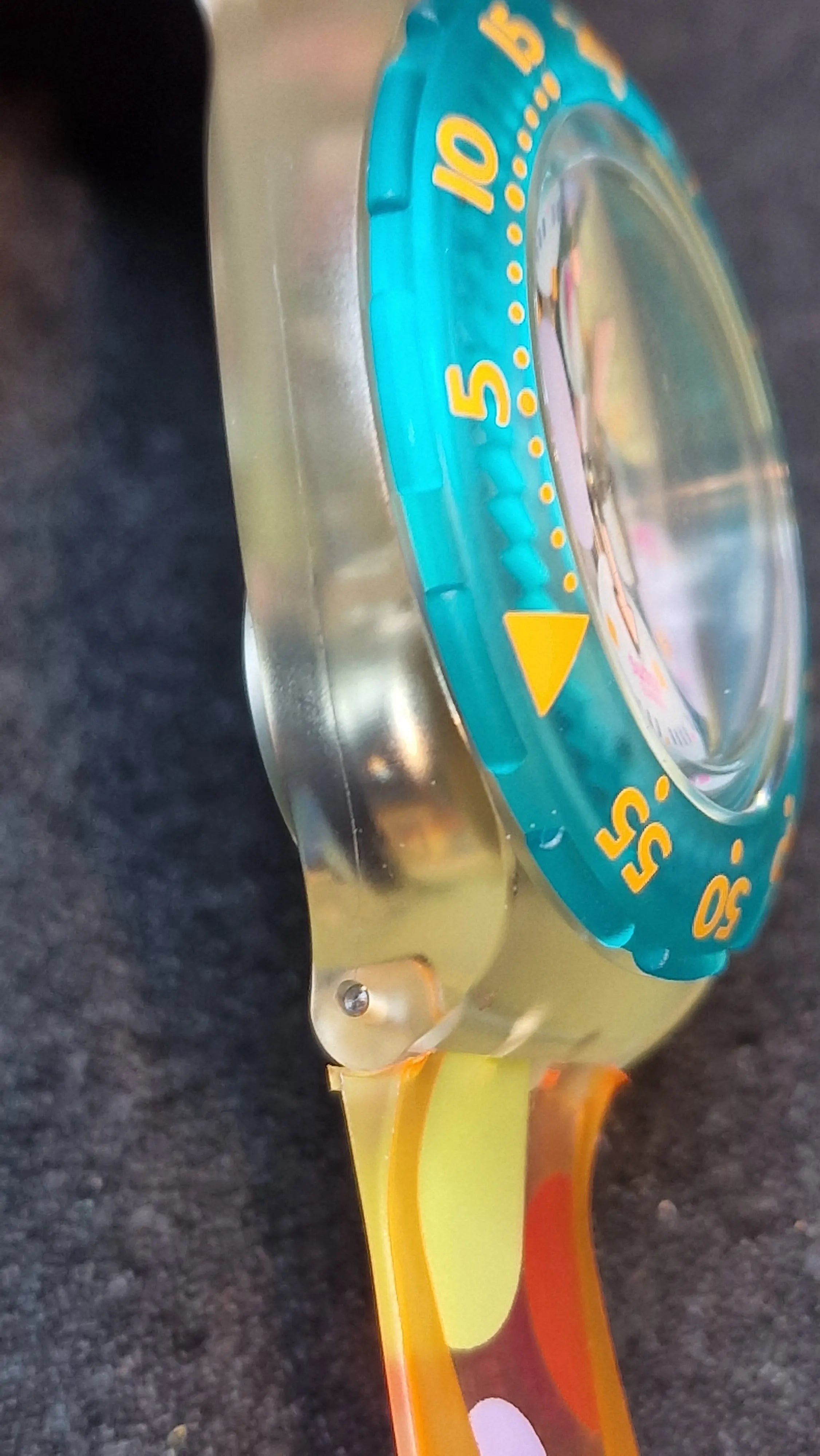 Swatch Scuba 200 “Sea Grapes” SDK105 (1992) 4