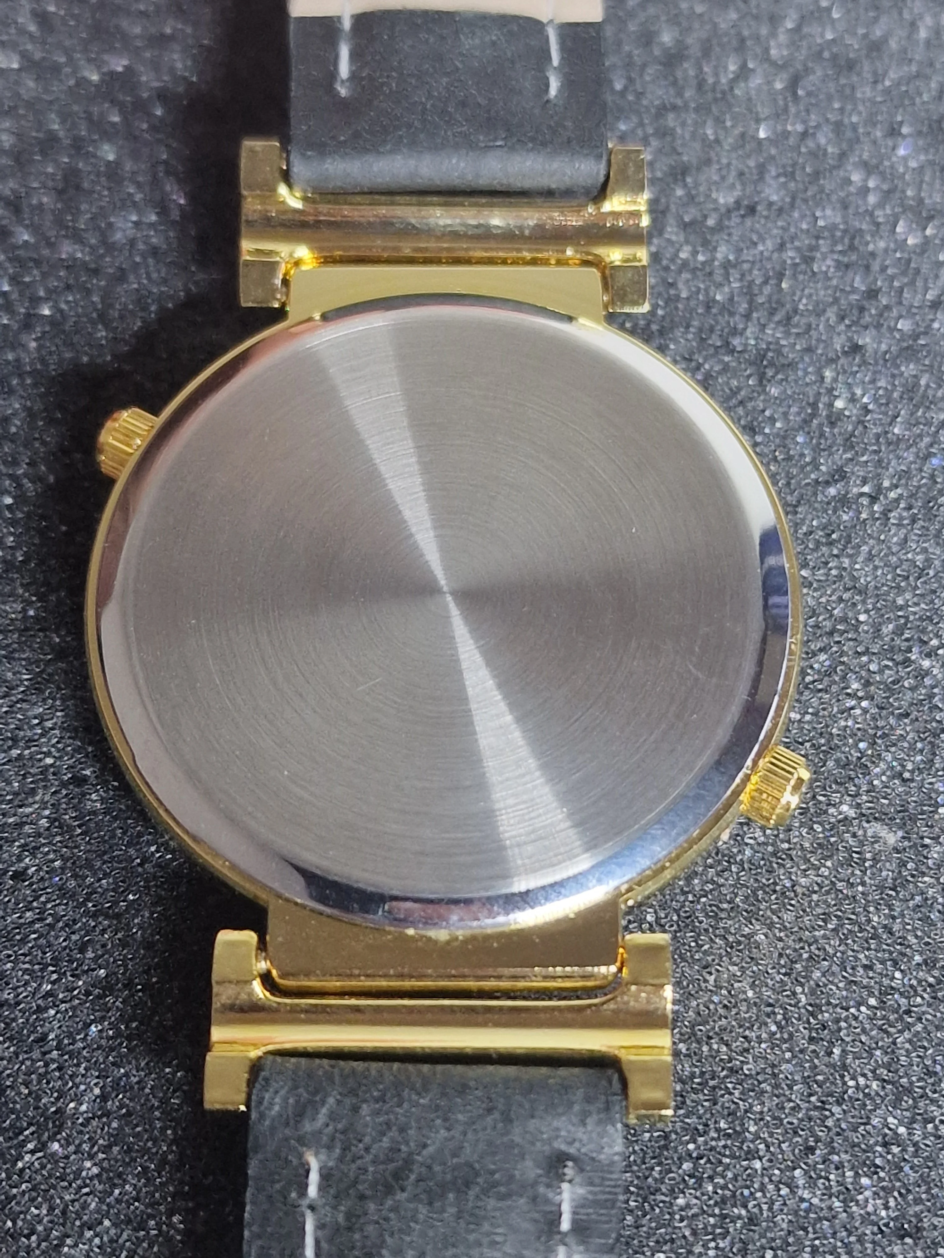 Unworn Dual-Time Quartz Wristwatch – 1970s, Top Condition, Old Stock 12