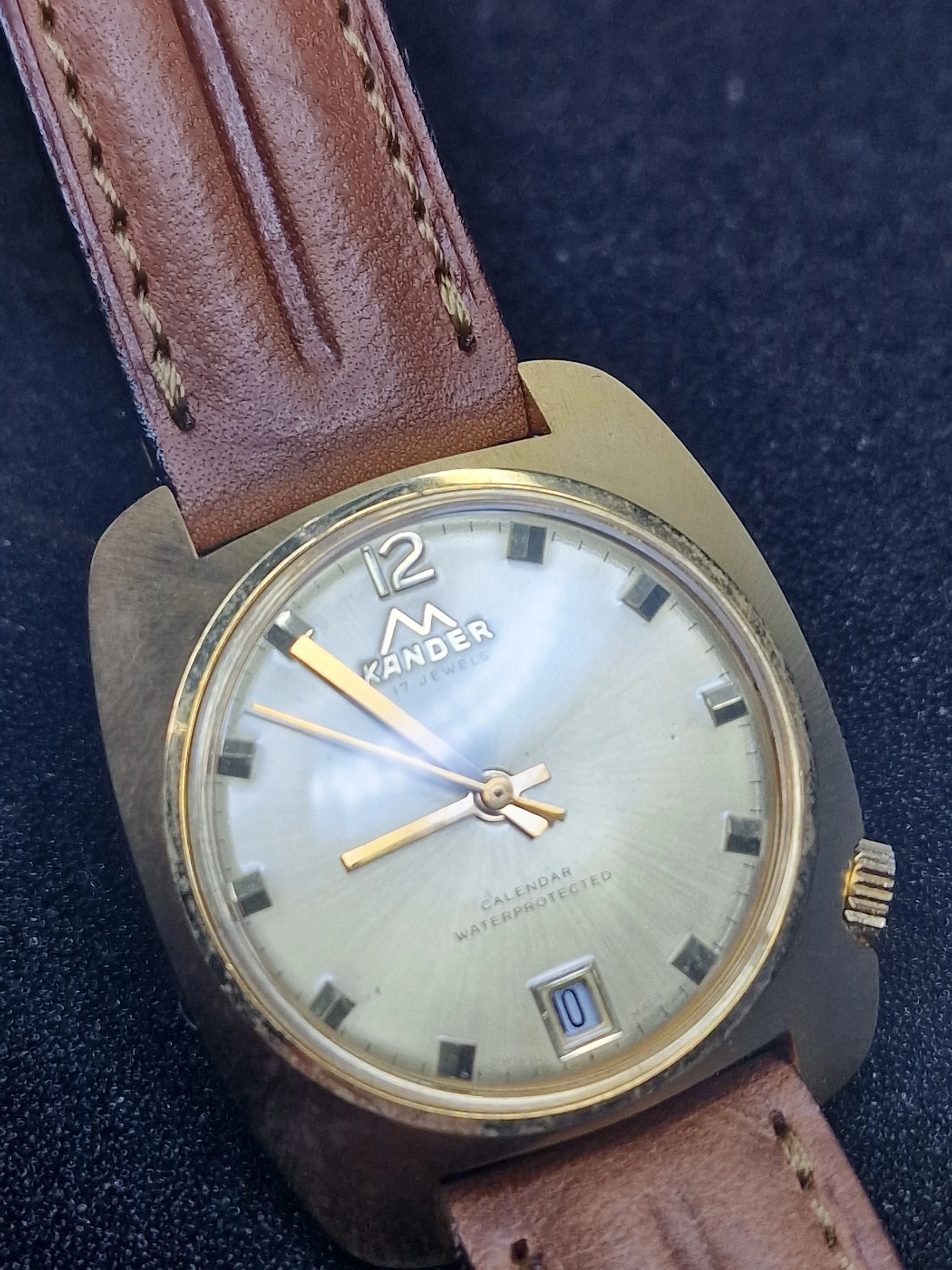 Unworn Vintage Calendar Watch "KANDER" – Swiss Made, Hand-Wound, 60s/70s, Ultra Slim 2