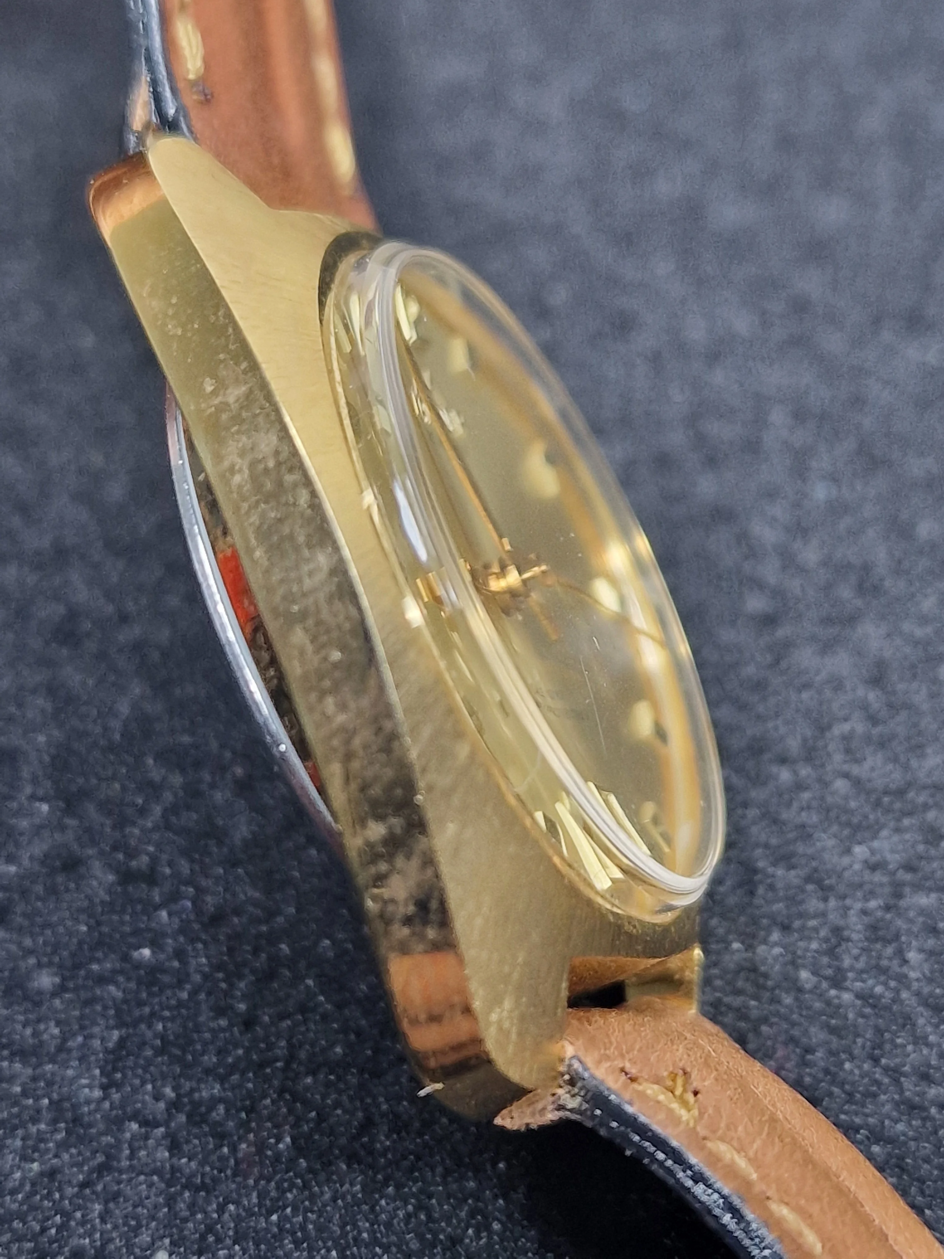 Unworn Vintage Calendar Watch "KANDER" – Swiss Made, Hand-Wound, 60s/70s, Ultra Slim 8