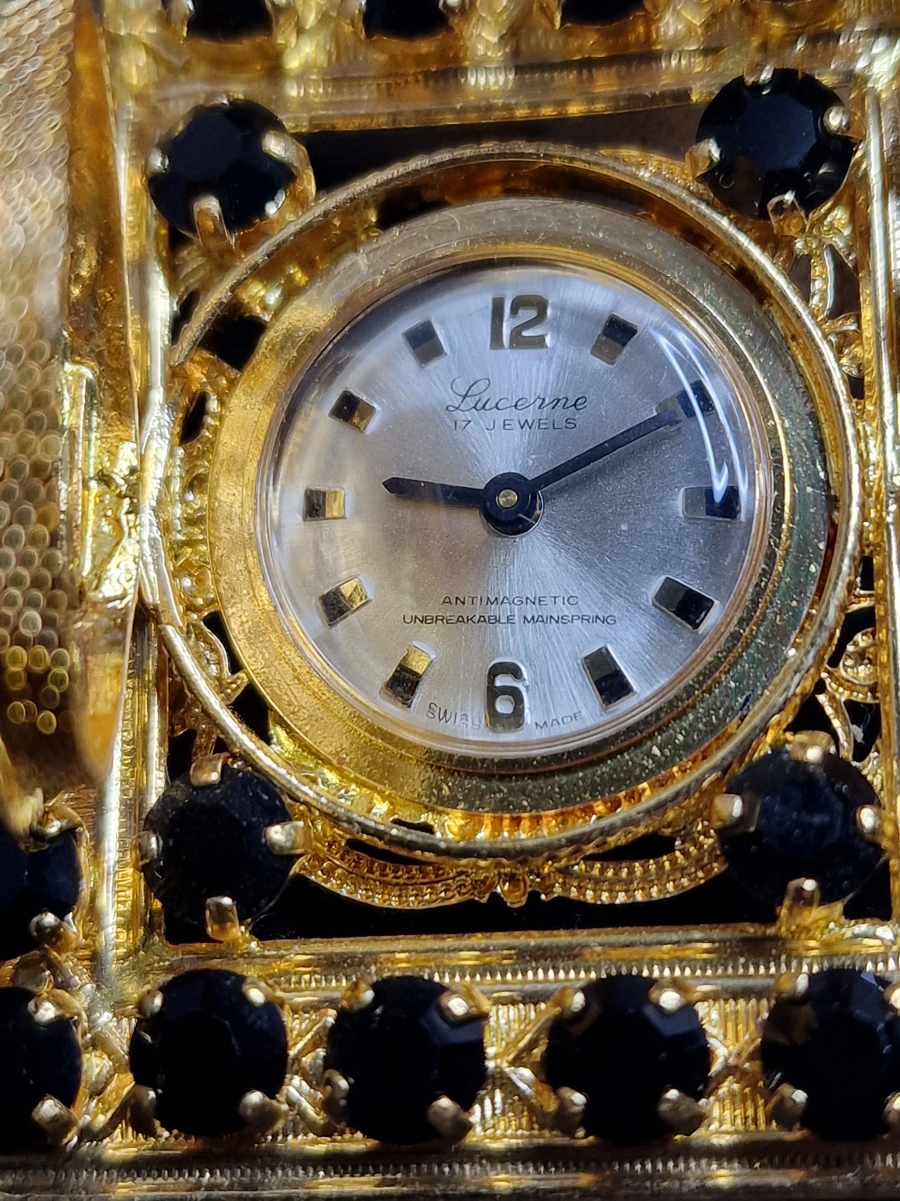Unworn Vintage Chain Watch – Swiss Made, Hand-Wound, 60s/70s, New Old Stock 2