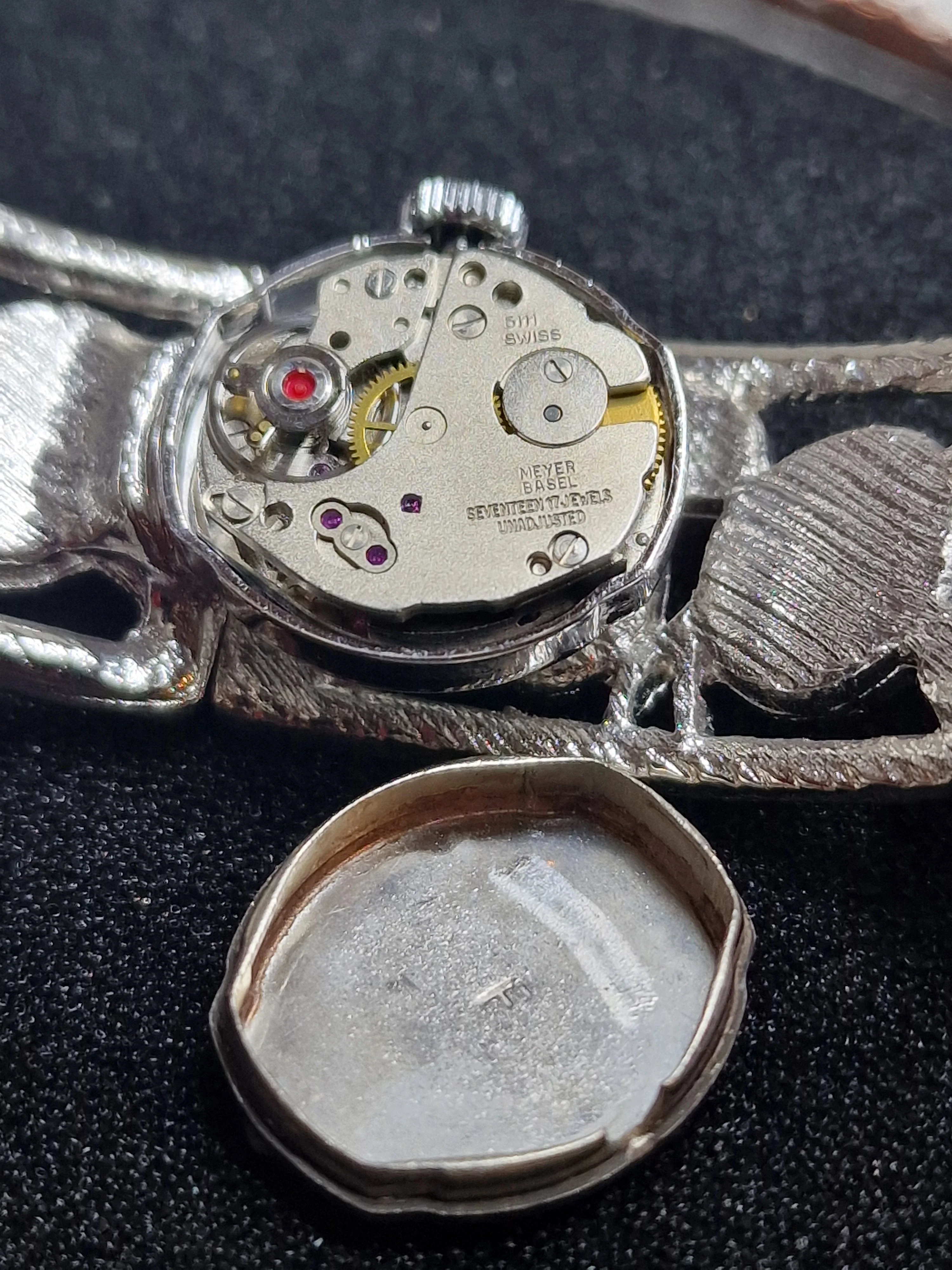 Unworn Vintage Ladies' Clasp Watch "ETIENNE" – Swiss Made, Hand-Wound, 1970s, Old Stock 8