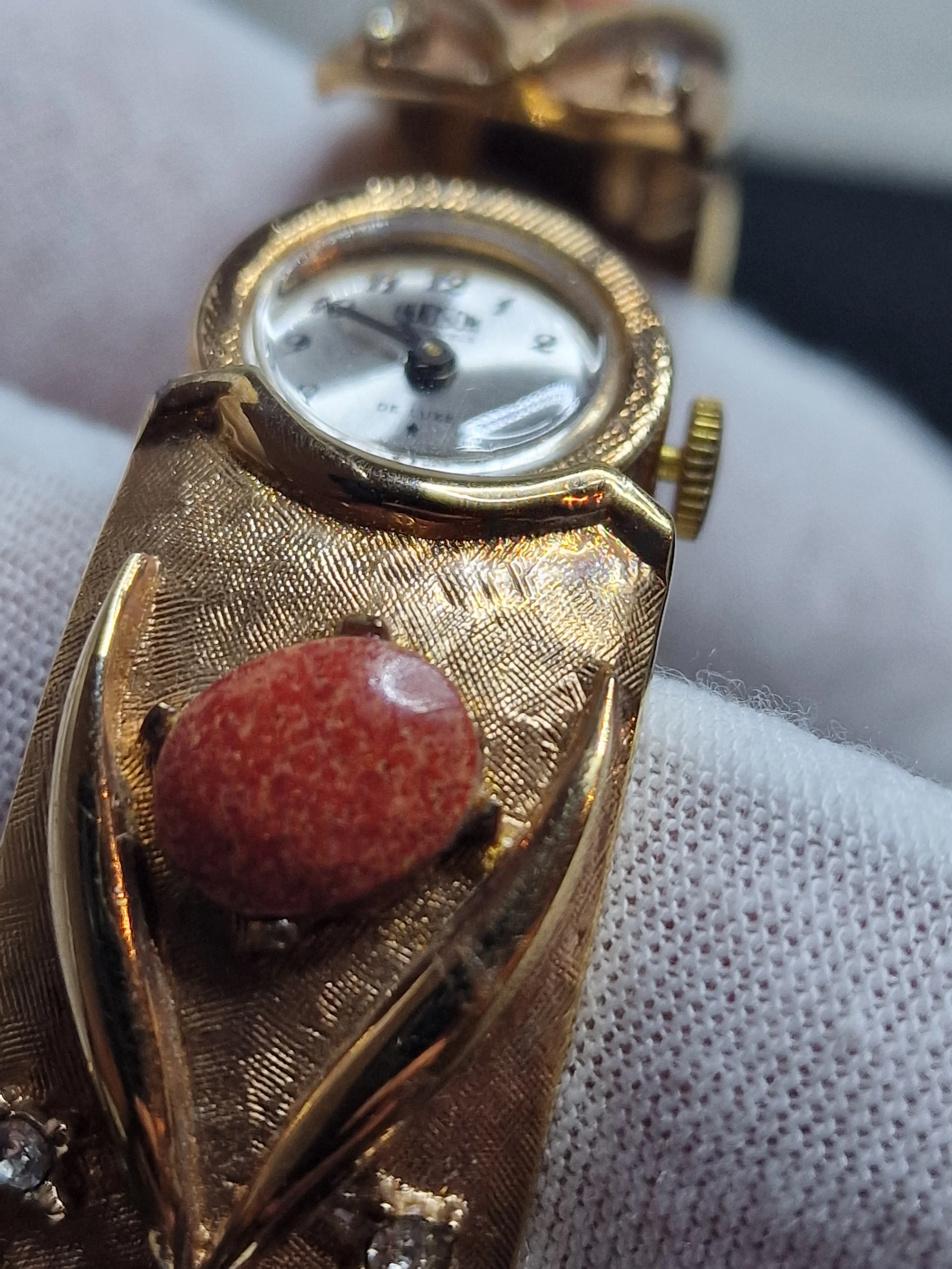 Unworn Vintage Ladies' Clasp Watch "HUDSON de Luxe" – Swiss Made, Hand-Wound, 1960s 3