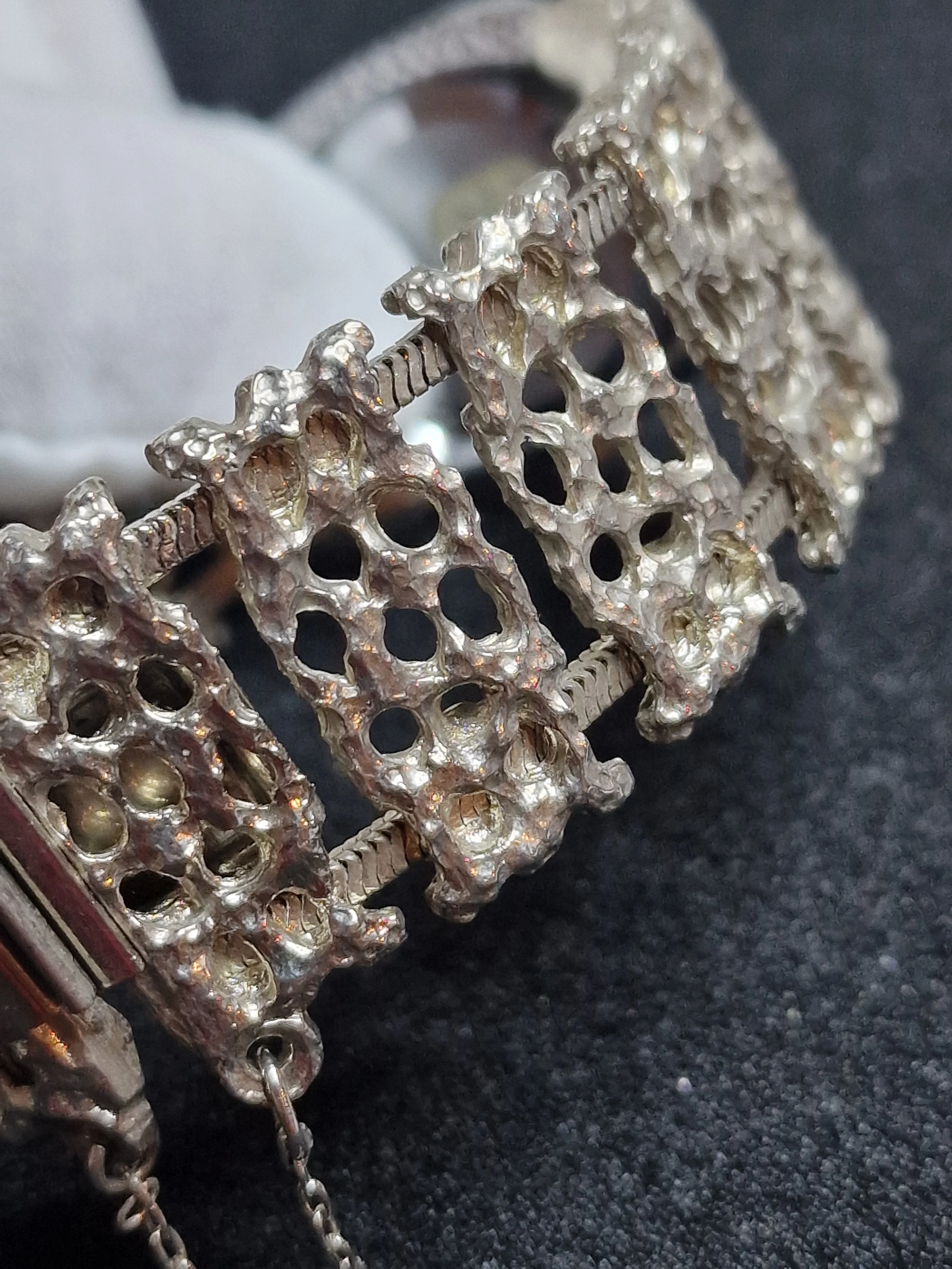 Unworn Vintage Ladies' Jewelry Watch "MONDAINE" – Swiss Made, Hand-Wound, Late 1960s 4