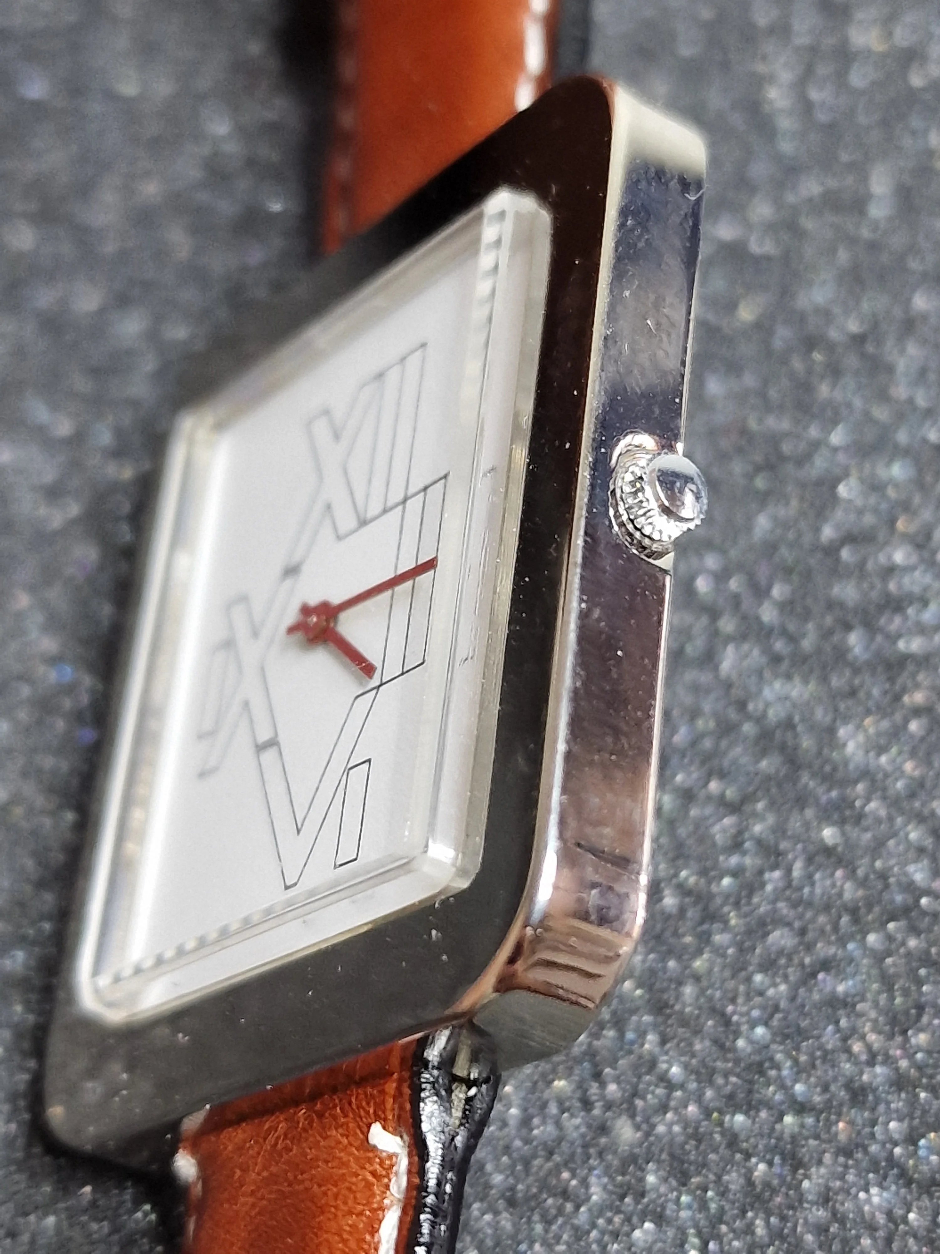 Unworn Vintage Quartz Watch – 1980s or Older, 44mm, Old Stock 4