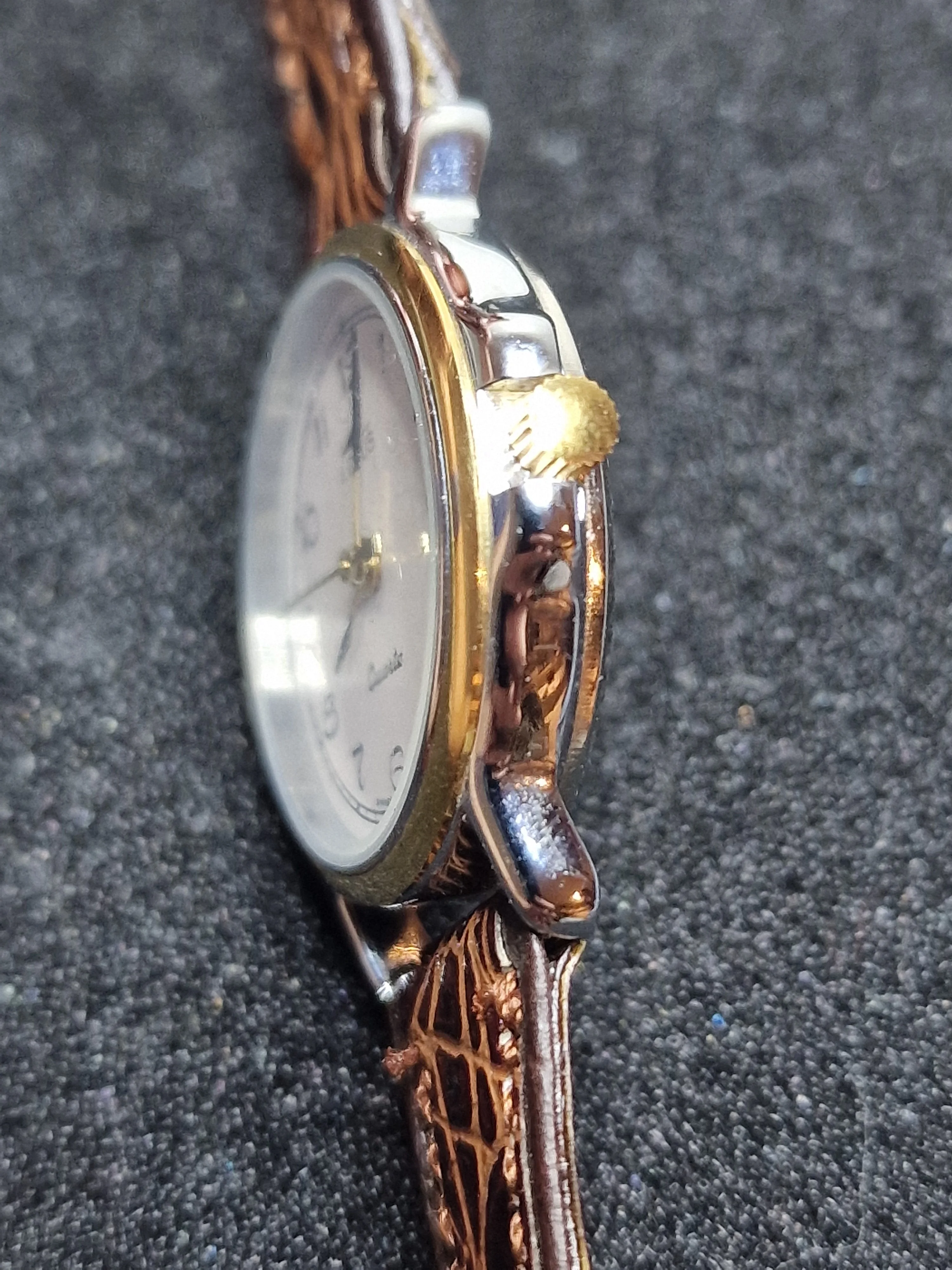 Unworn Vintage Quartz Watch "LOTUS" – Swiss Made, Date Display, 1970s, Old Stock 4