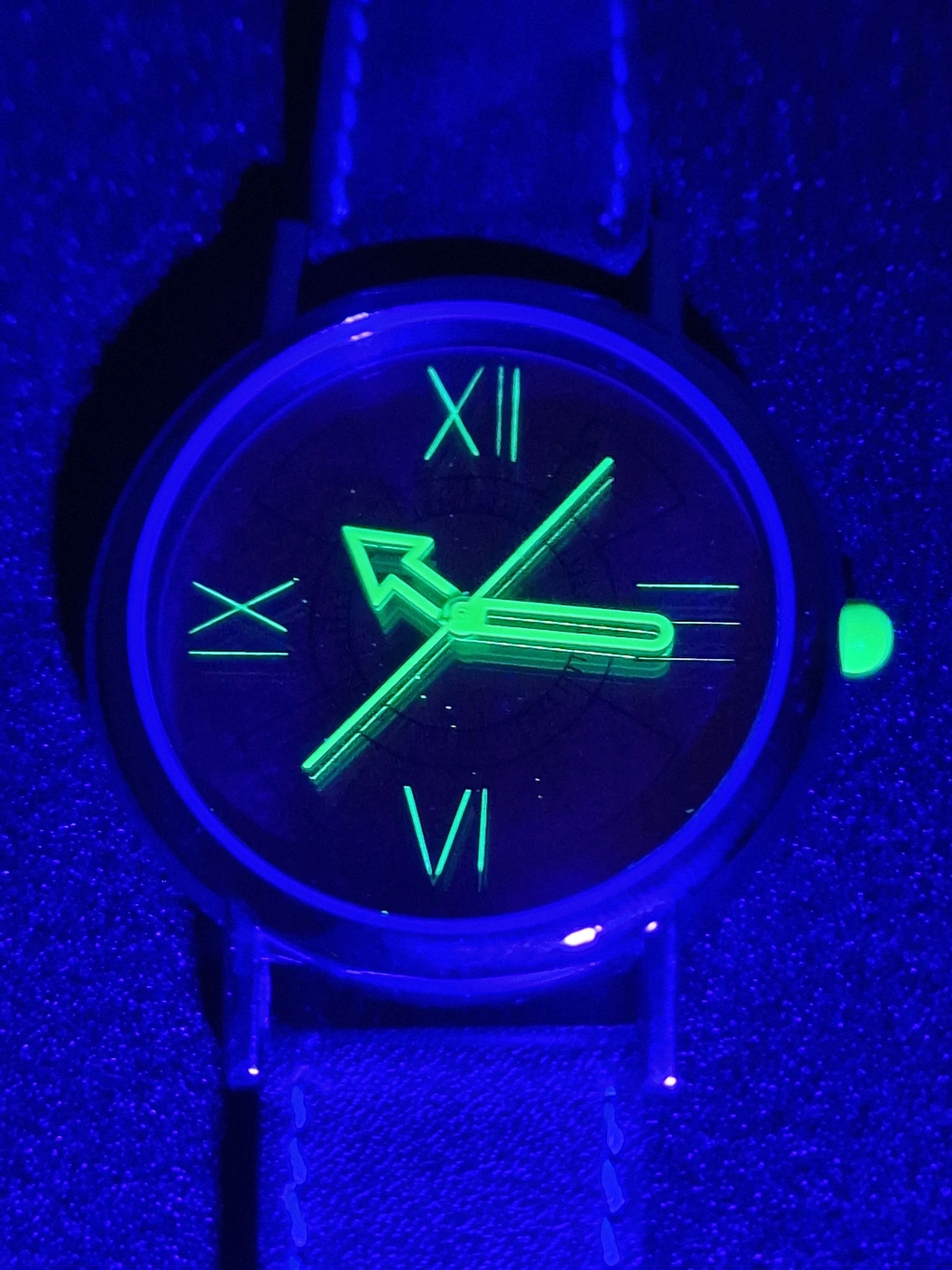Unworn Vintage Quartz Watch – Swiss Made – Cattin Movement – 80s–90s – 42mm – NOS 3