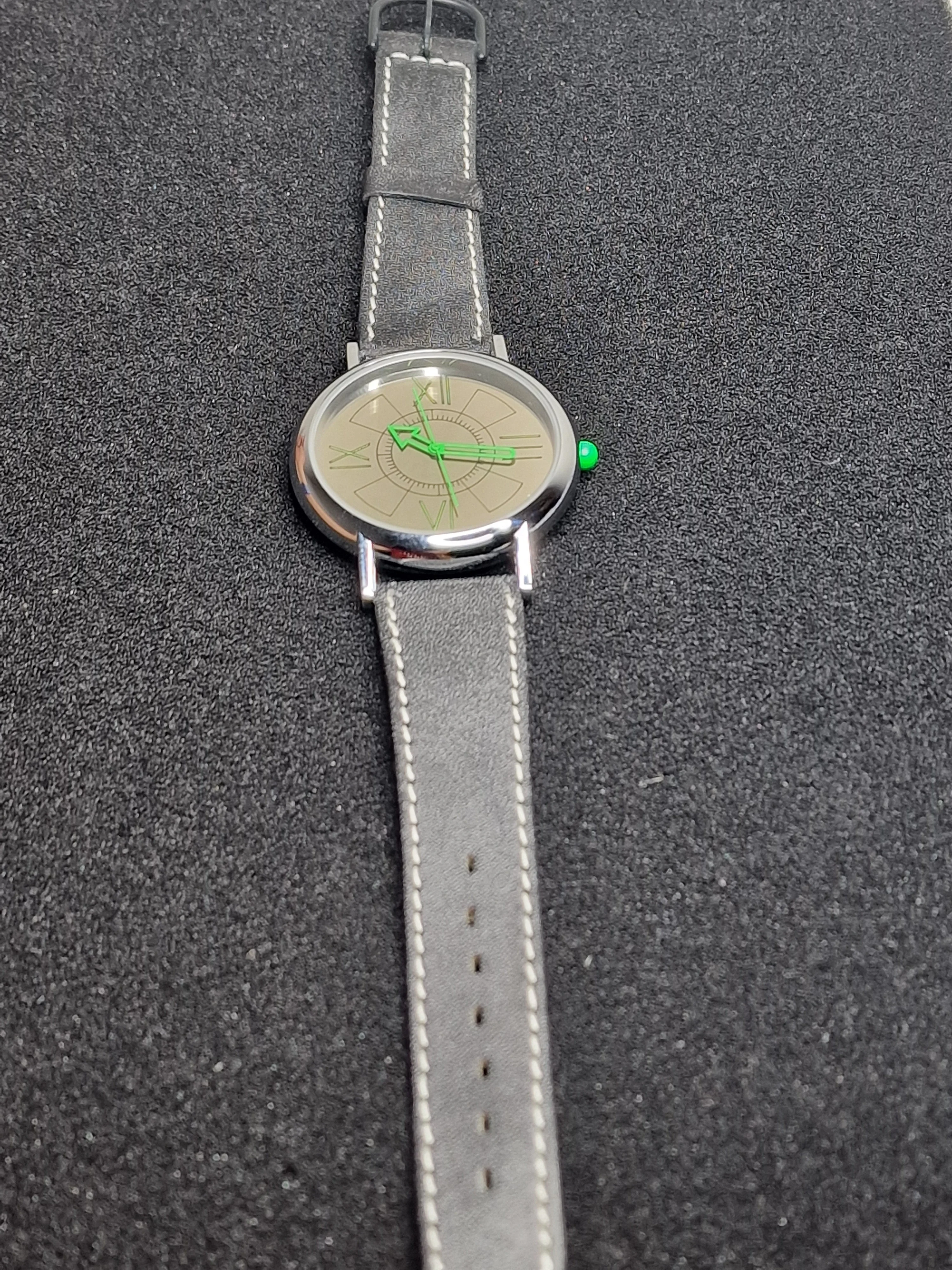 Unworn Vintage Quartz Watch – Swiss Made – Cattin Movement – 80s–90s – 42mm – NOS 9
