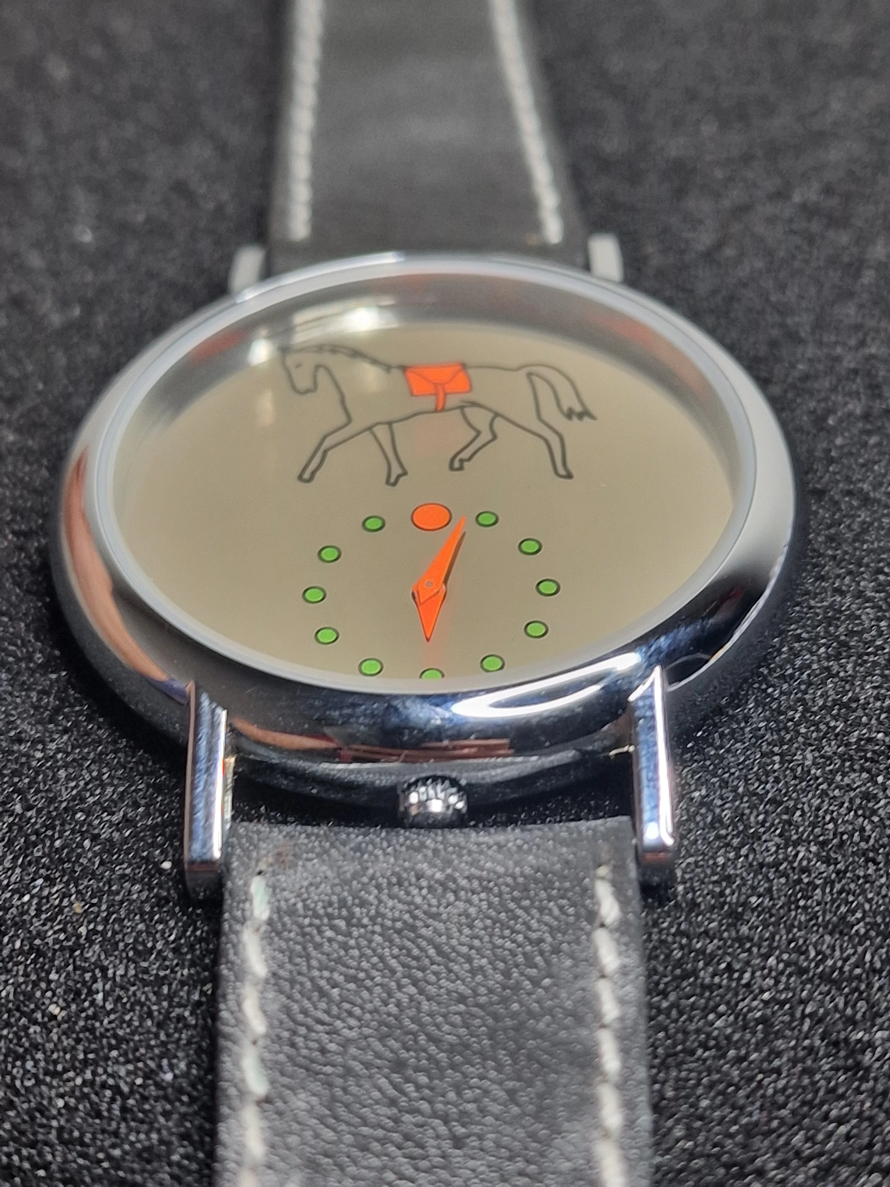 Unworn Vintage Quartz Watch – Swiss Made – Cattin Movement – 80s–90s – 42mm – NOS 5