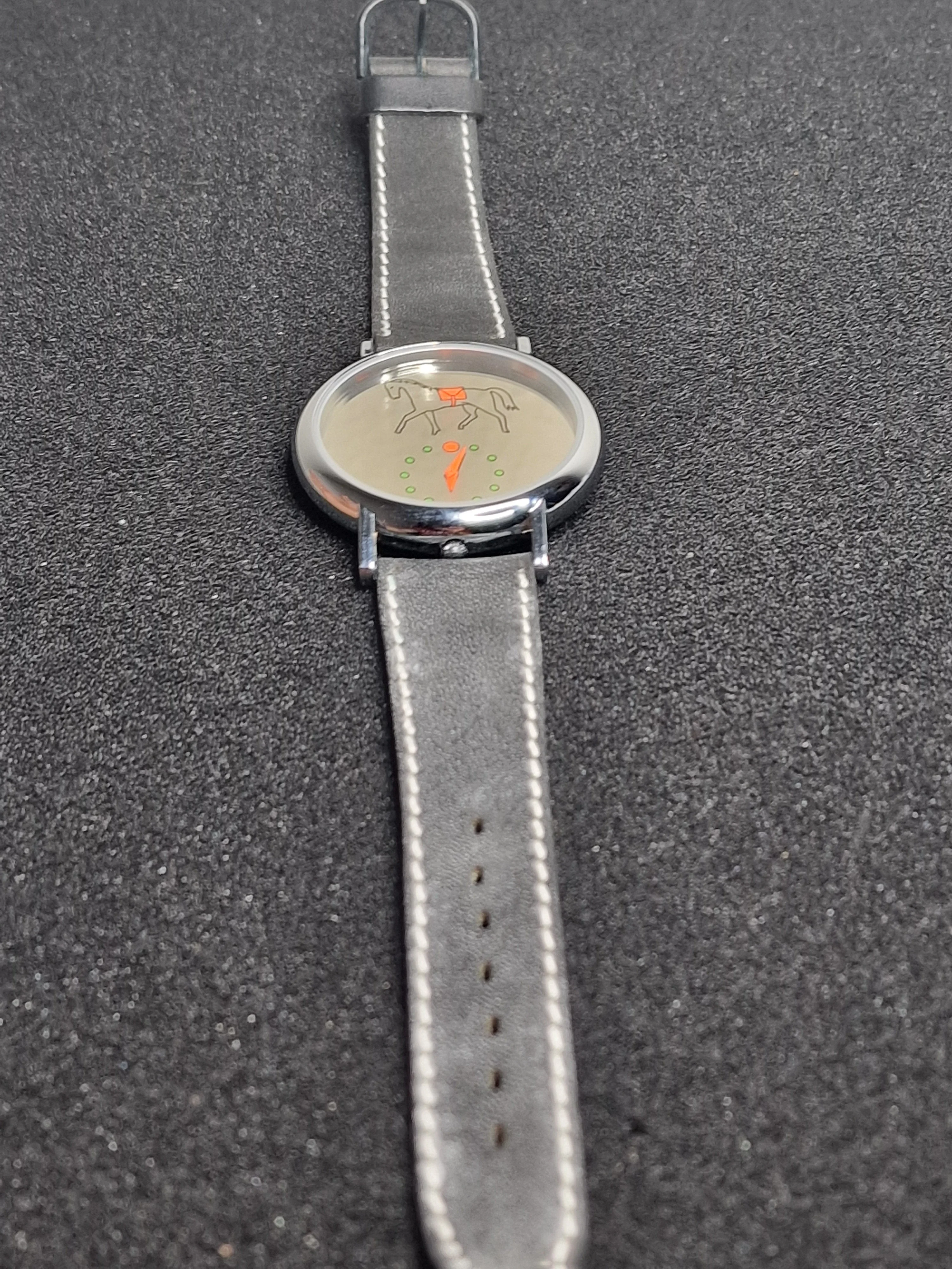 Unworn Vintage Quartz Watch – Swiss Made – Cattin Movement – 80s–90s – 42mm – NOS 6