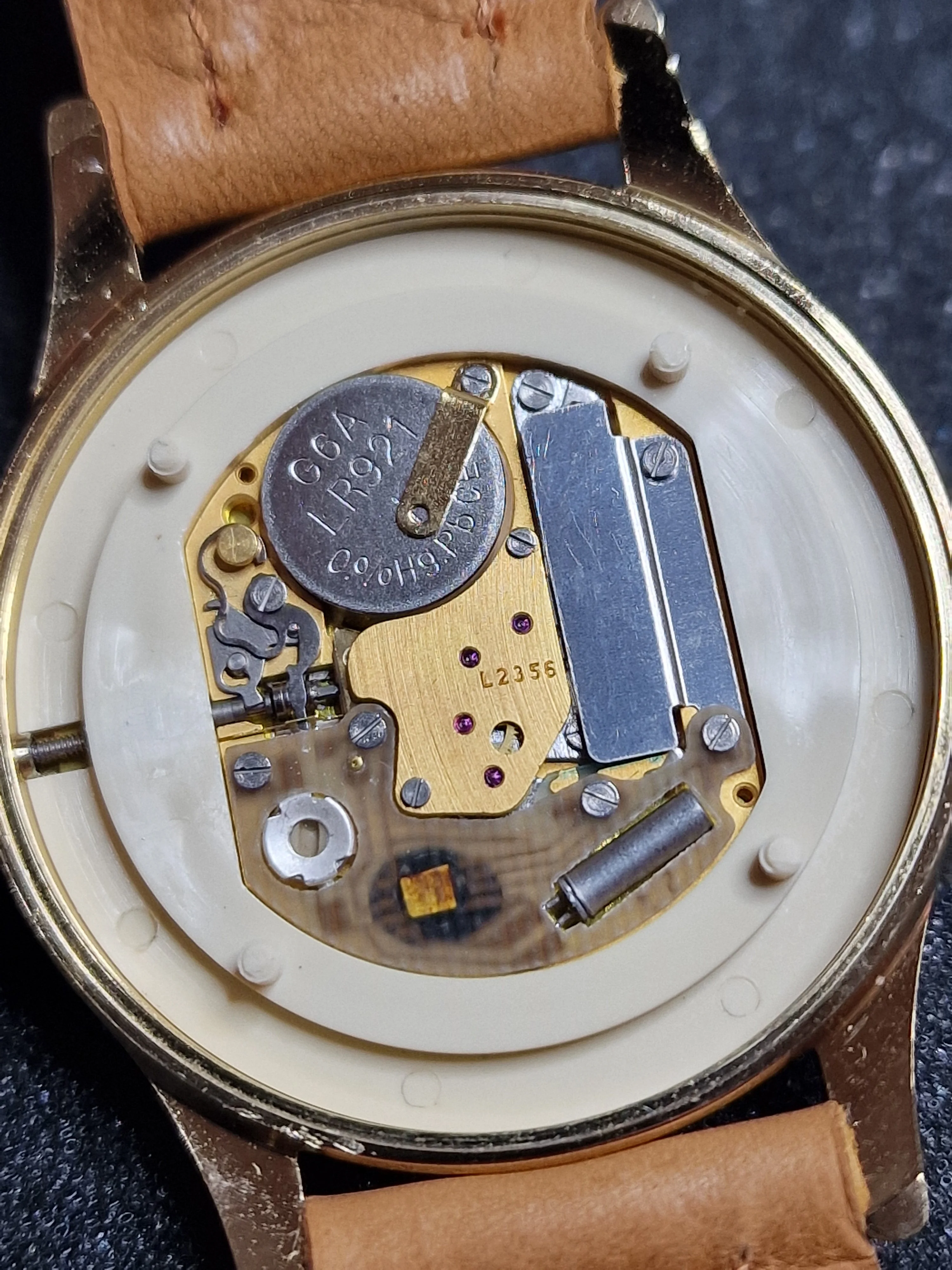 Unworn Vintage Quartz Watch – Swiss Made, Cattin Movement, 40mm, 80s/90s, Old Basel Stock 10