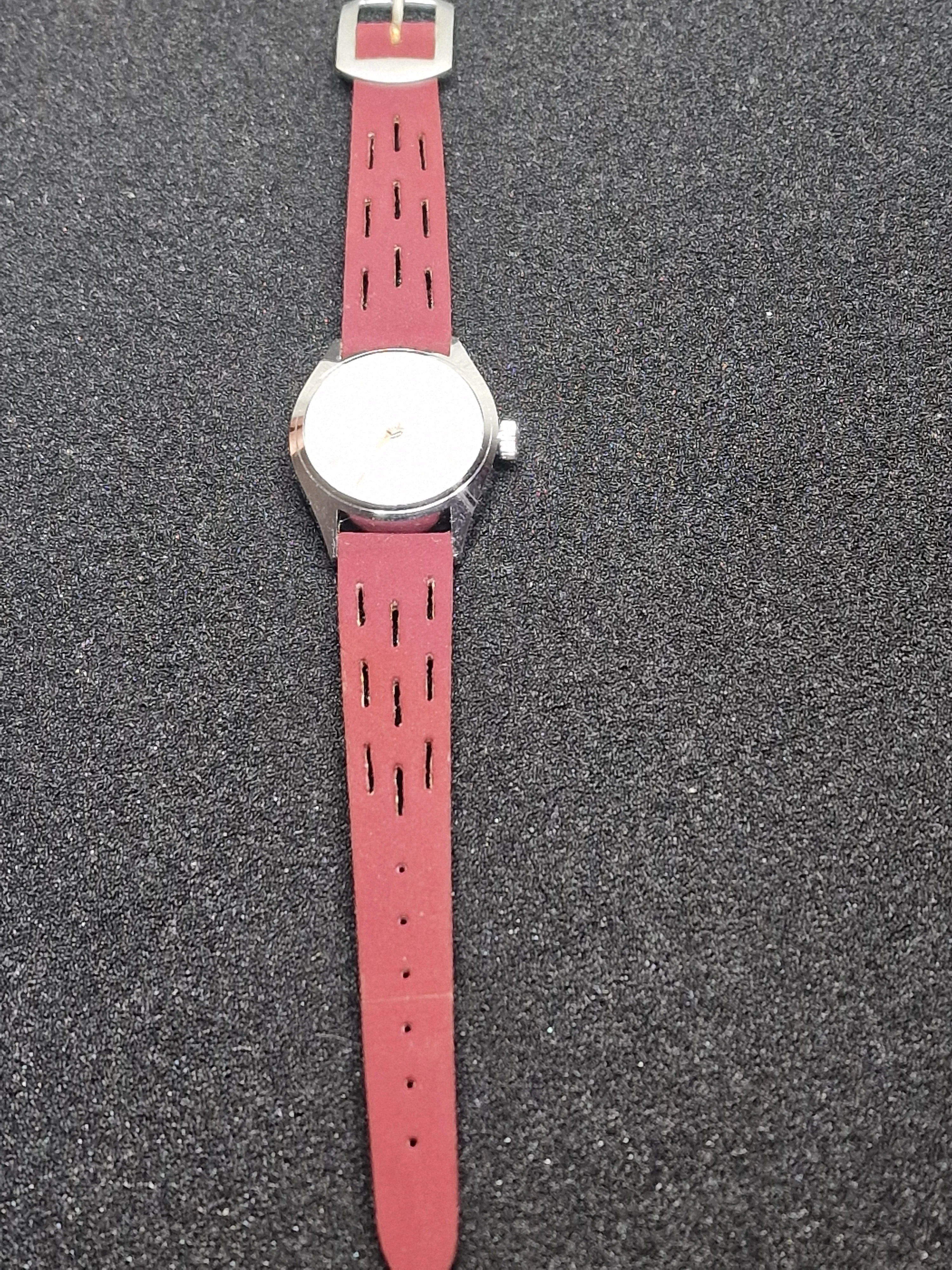 Unworn Vintage Watch "IRAK" – Swiss Made, Hand-Wound, 1960s, Old Stock 6