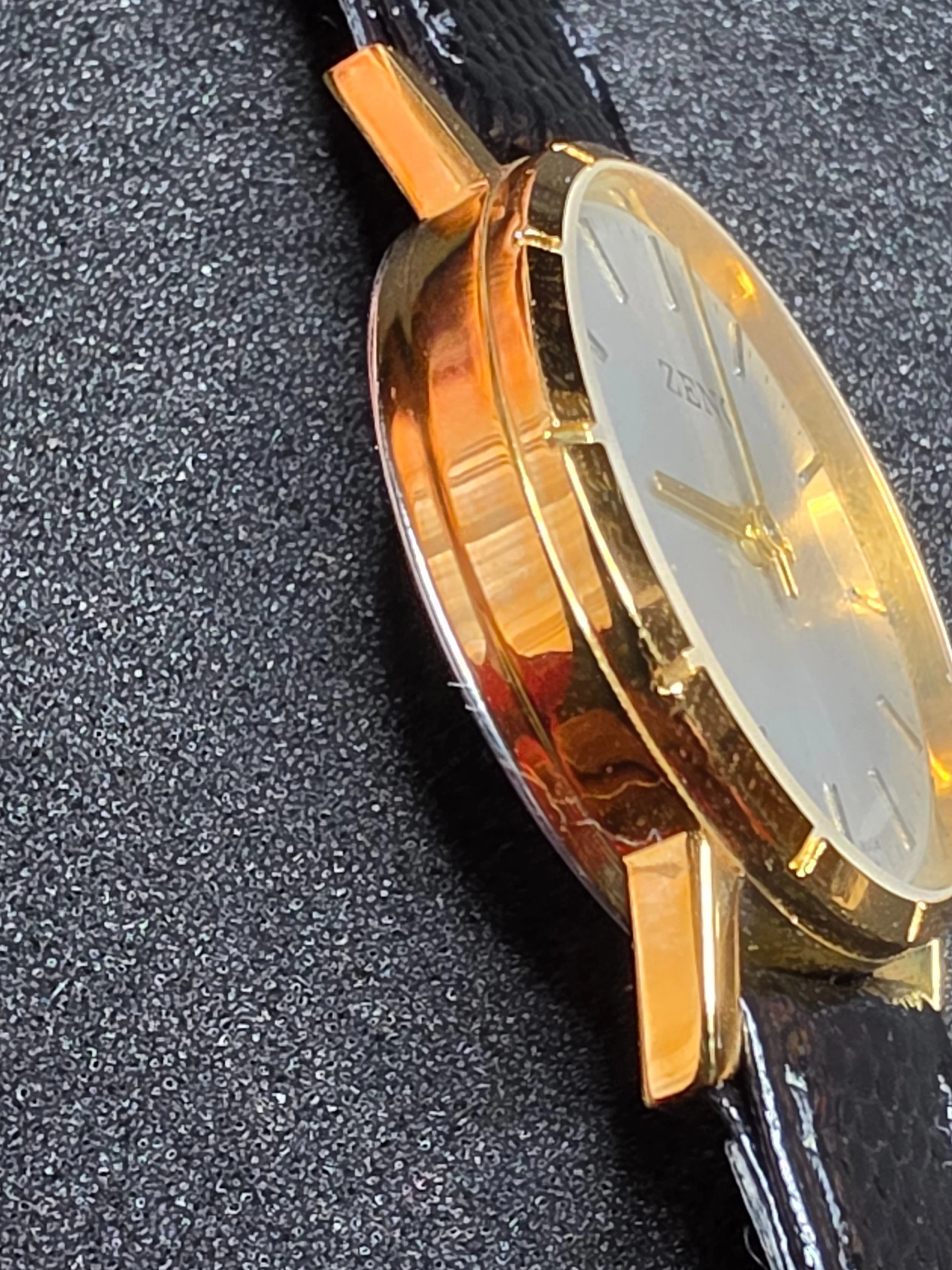 Unworn Vintage Watch "Zeno Basel" – Swiss Made, Hand-Wound, 70s/80s, Ultra Flat 2