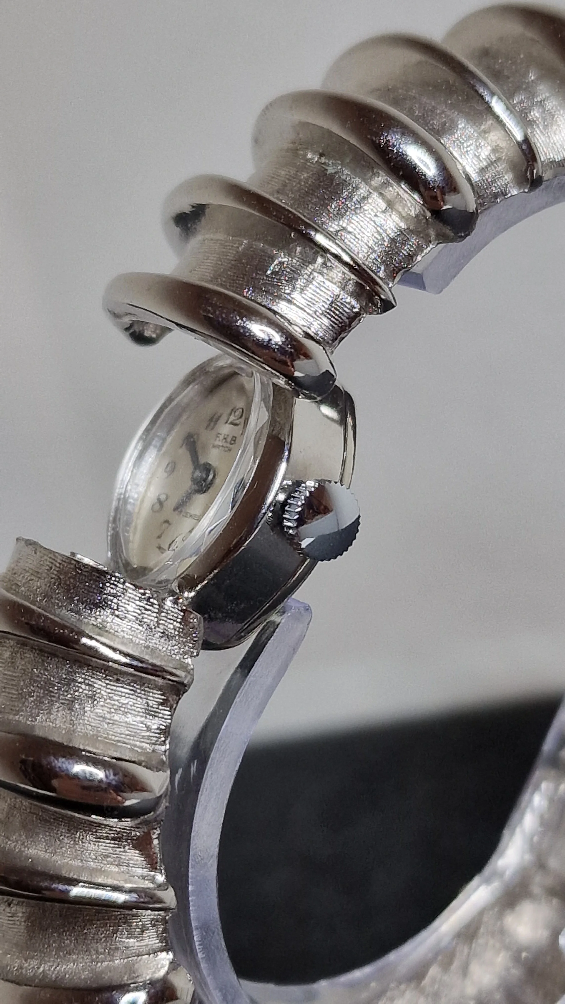 Unworn Vintage Women’s Clasp Watch "F.H.B." – Swiss Made, Hand-Wound, Late 1970s 4