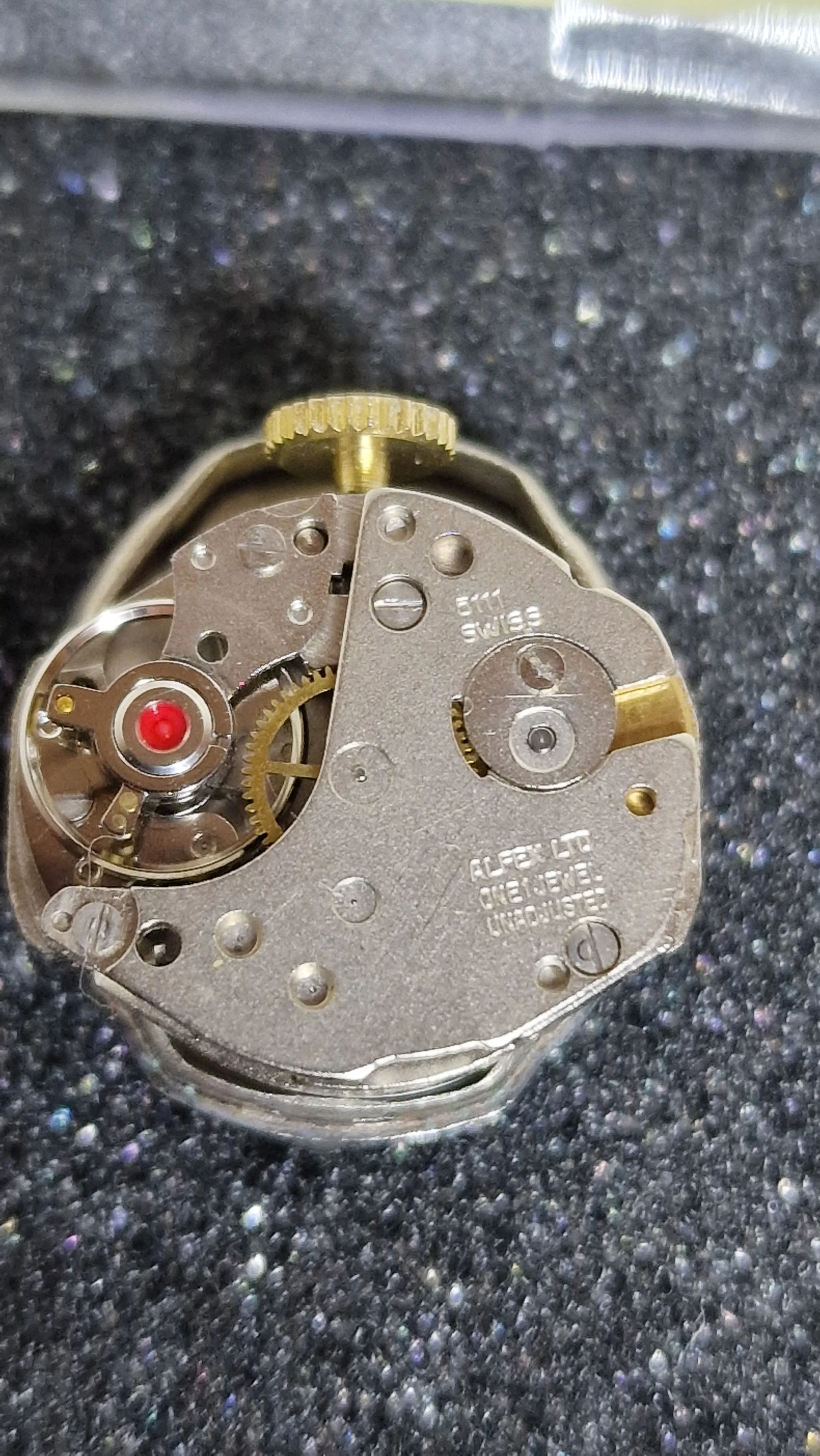 Unworn Vintage Women’s Clasp Watch "RAVISA" – Swiss Made, Hand-Wound, Late 1970s 3