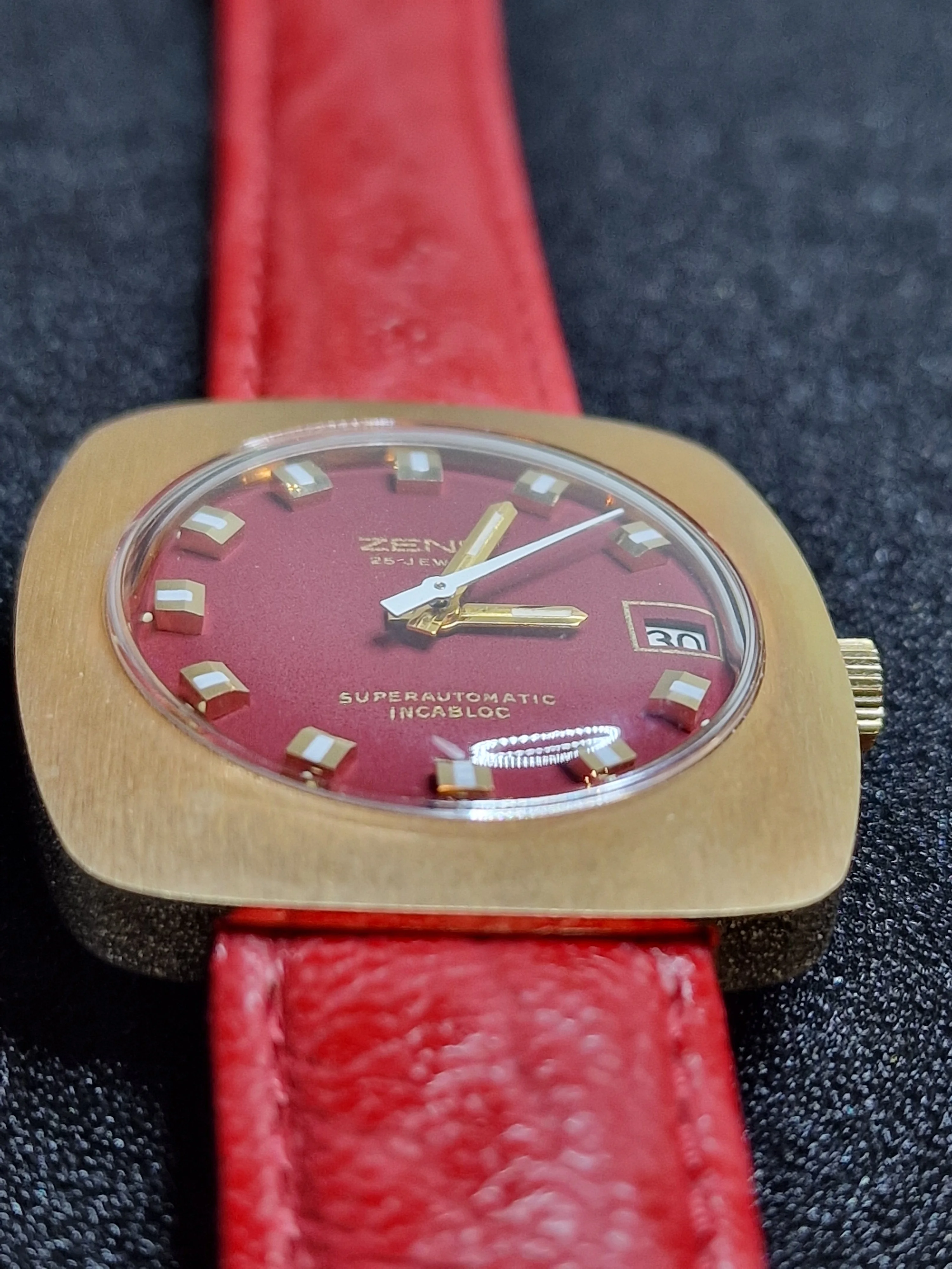Unworn Vintage ZENO Automatic Watch – Swiss Made, 1960s, Gold-Tone Case, Rare Find 5