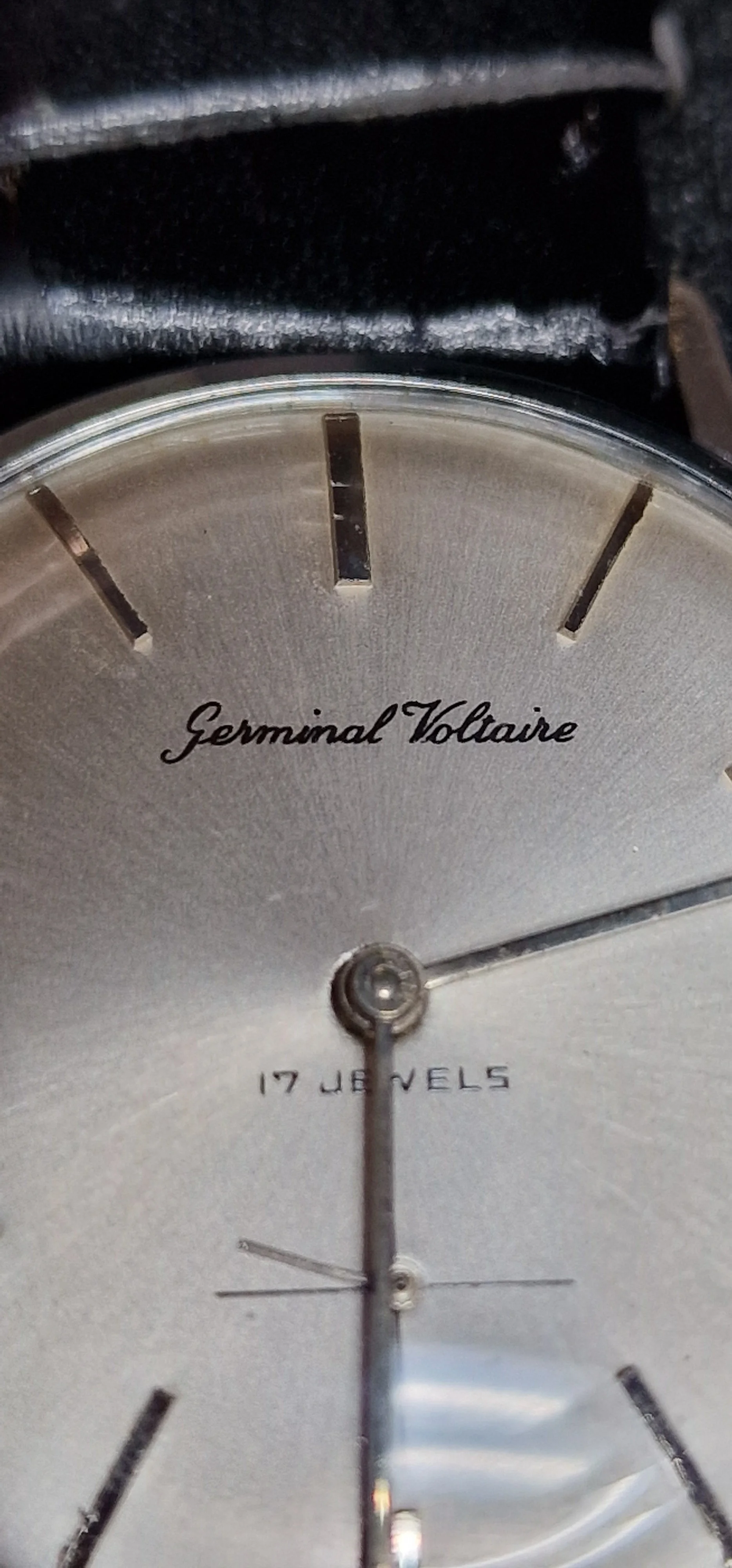 Vintage Hand-Wound Watch "Germinal Voltaire" – Swiss Made, 34mm, Excellent Condition 3
