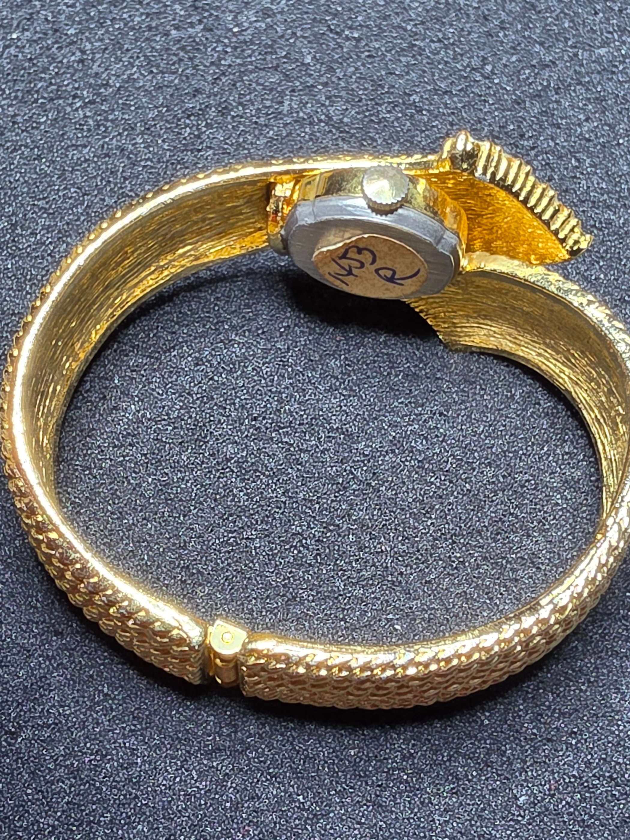 Ravisa Wristwatches – Very Good 3